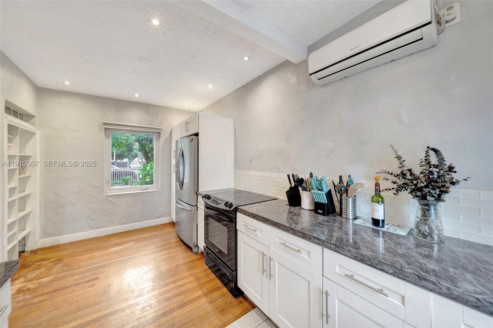 619 NE 87th St Miami, FL 33138