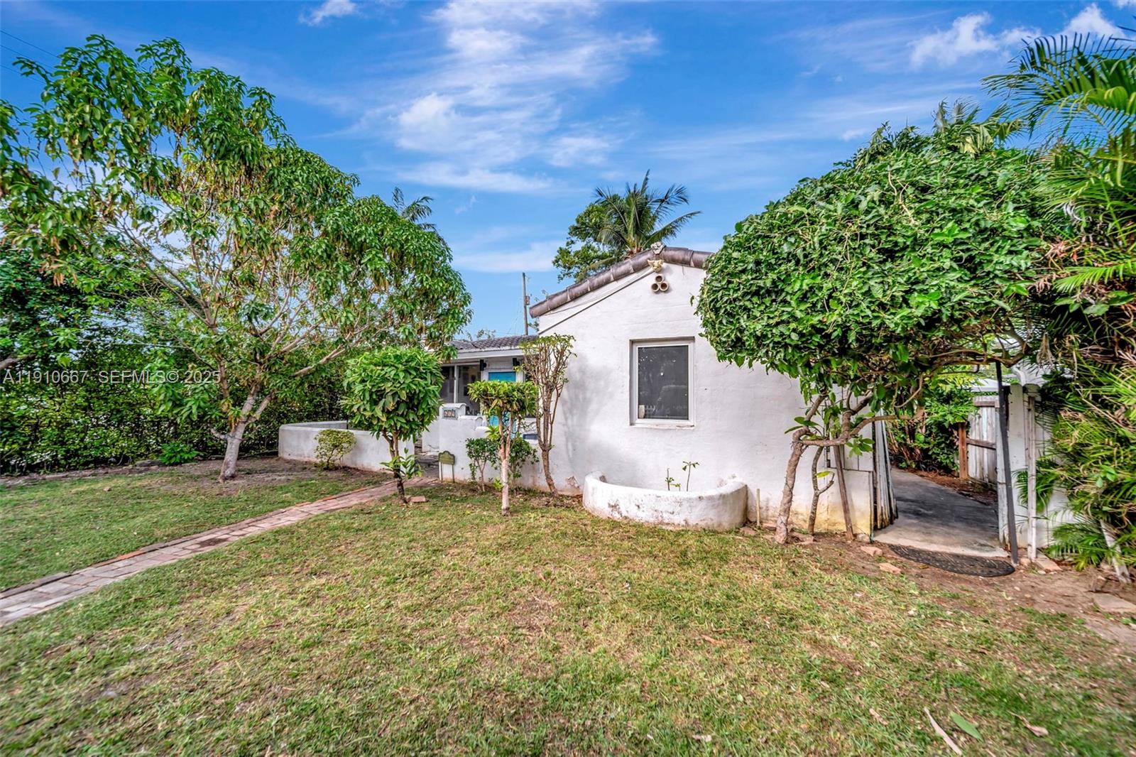 619 NE 87th St Miami, FL 33138