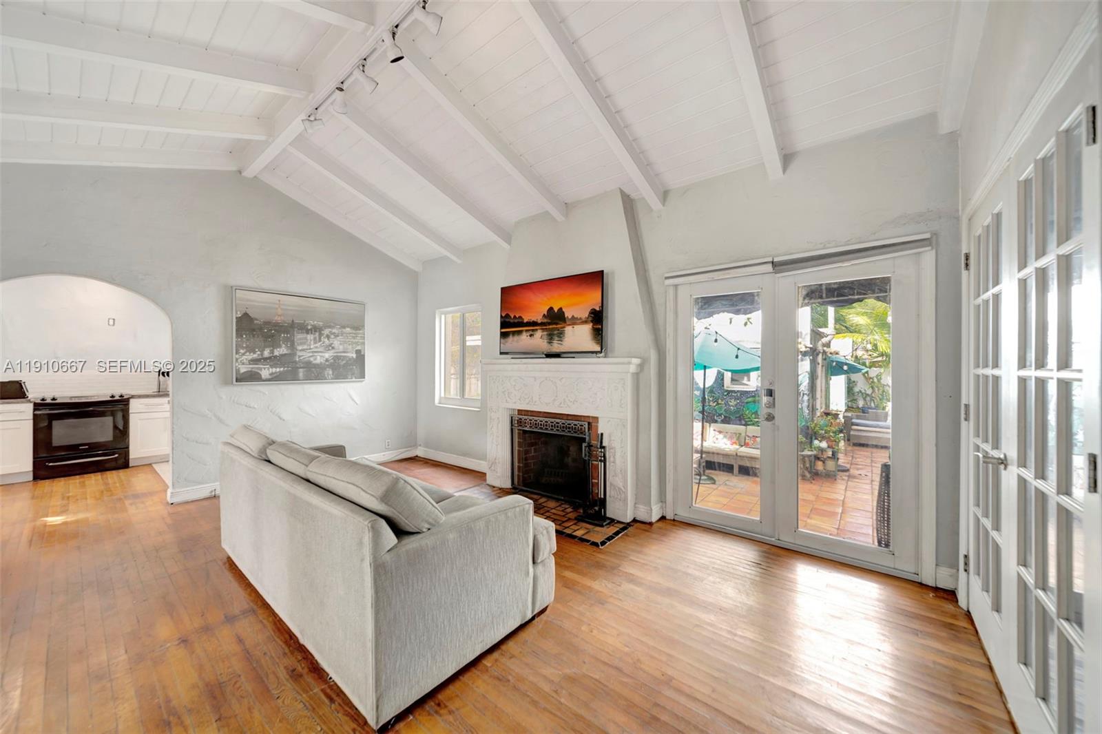 619 NE 87th St Miami, FL 33138