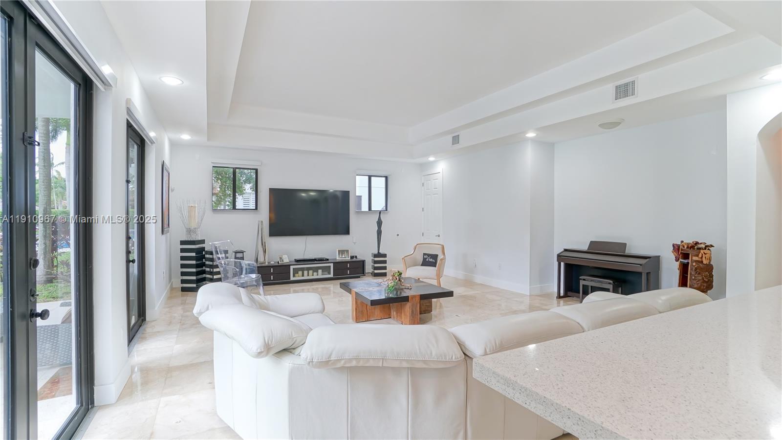 6950 SW 97th Ave Miami, FL 33173