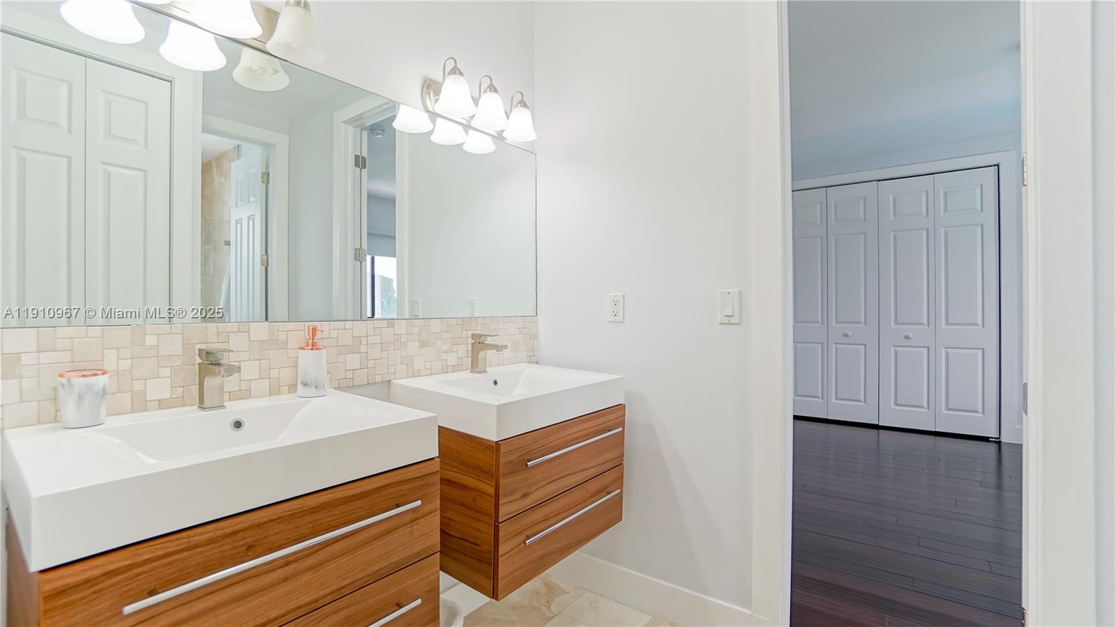 6950 SW 97th Ave Miami, FL 33173