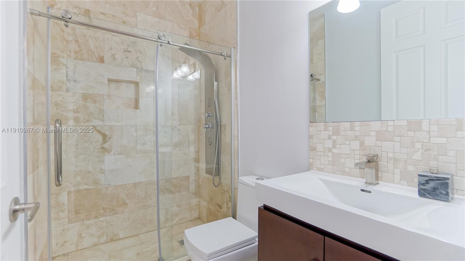 6950 SW 97th Ave Miami, FL 33173