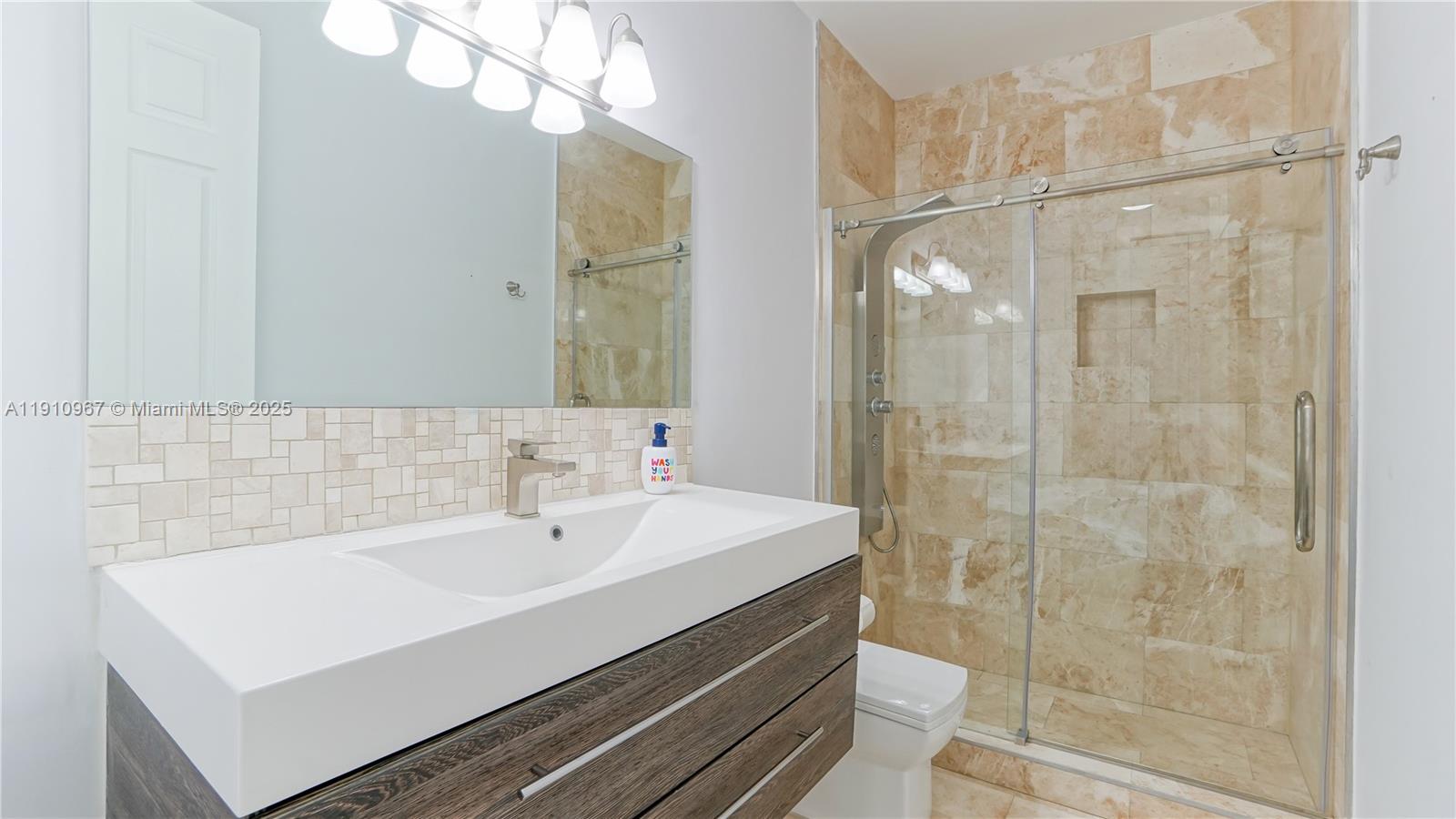 6950 SW 97th Ave Miami, FL 33173