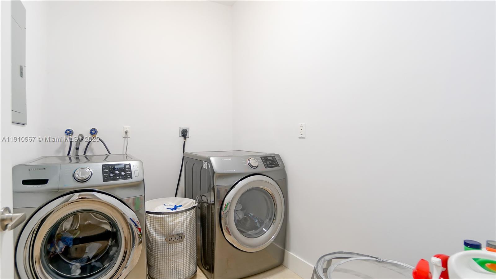 6950 SW 97th Ave Miami, FL 33173