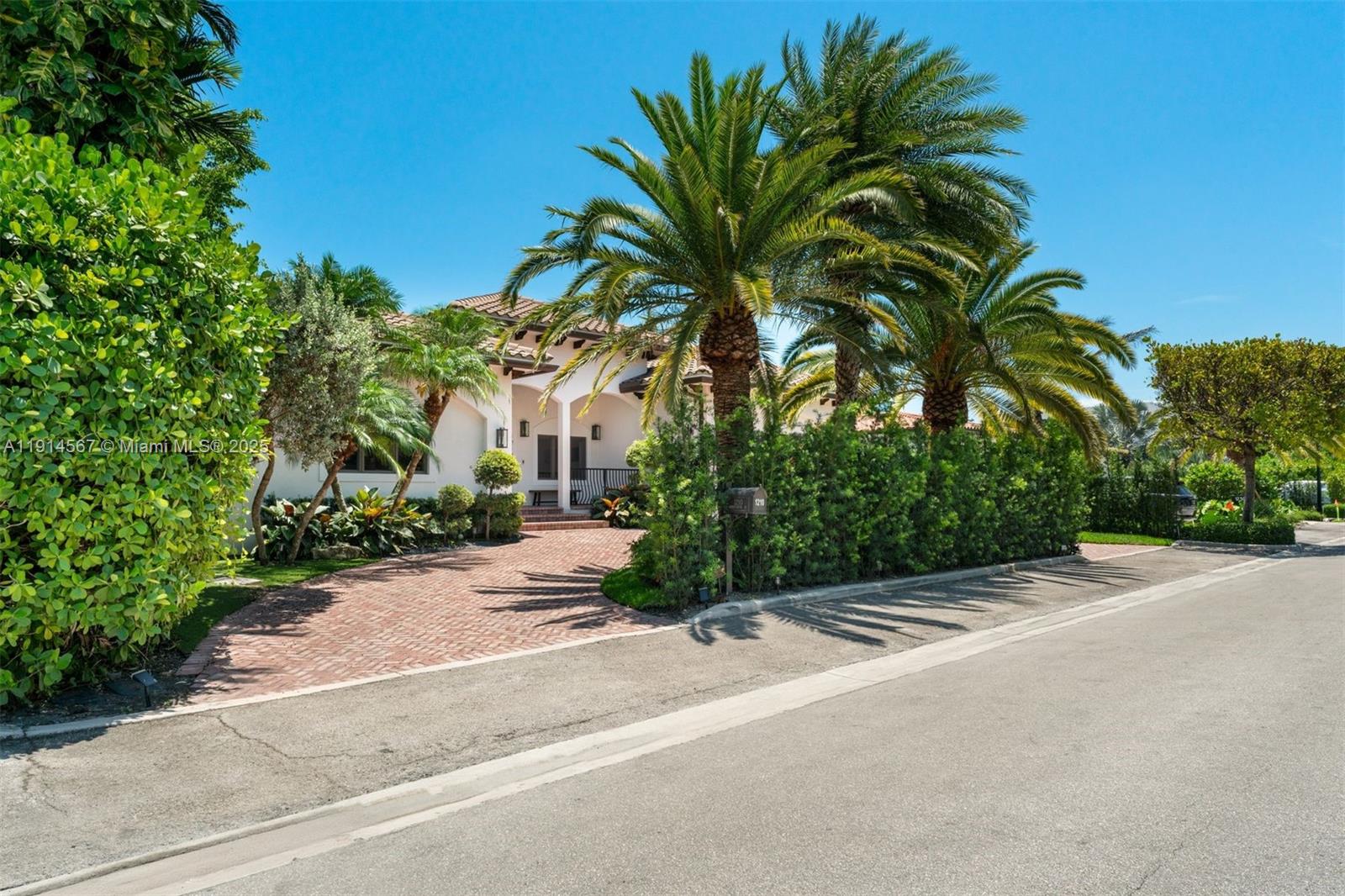 1210 95th St Bay Harbor Islands, FL 33154