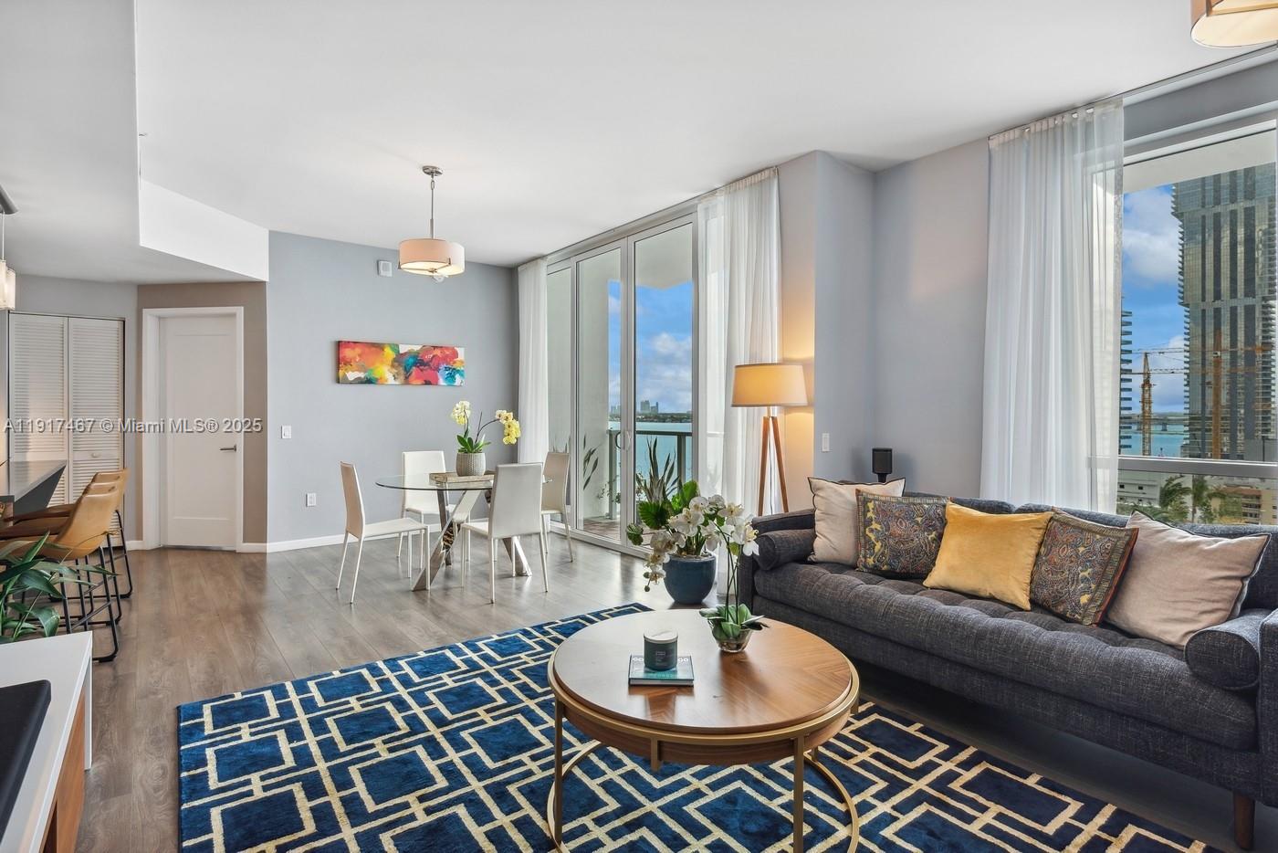 image The Crimson Condo2