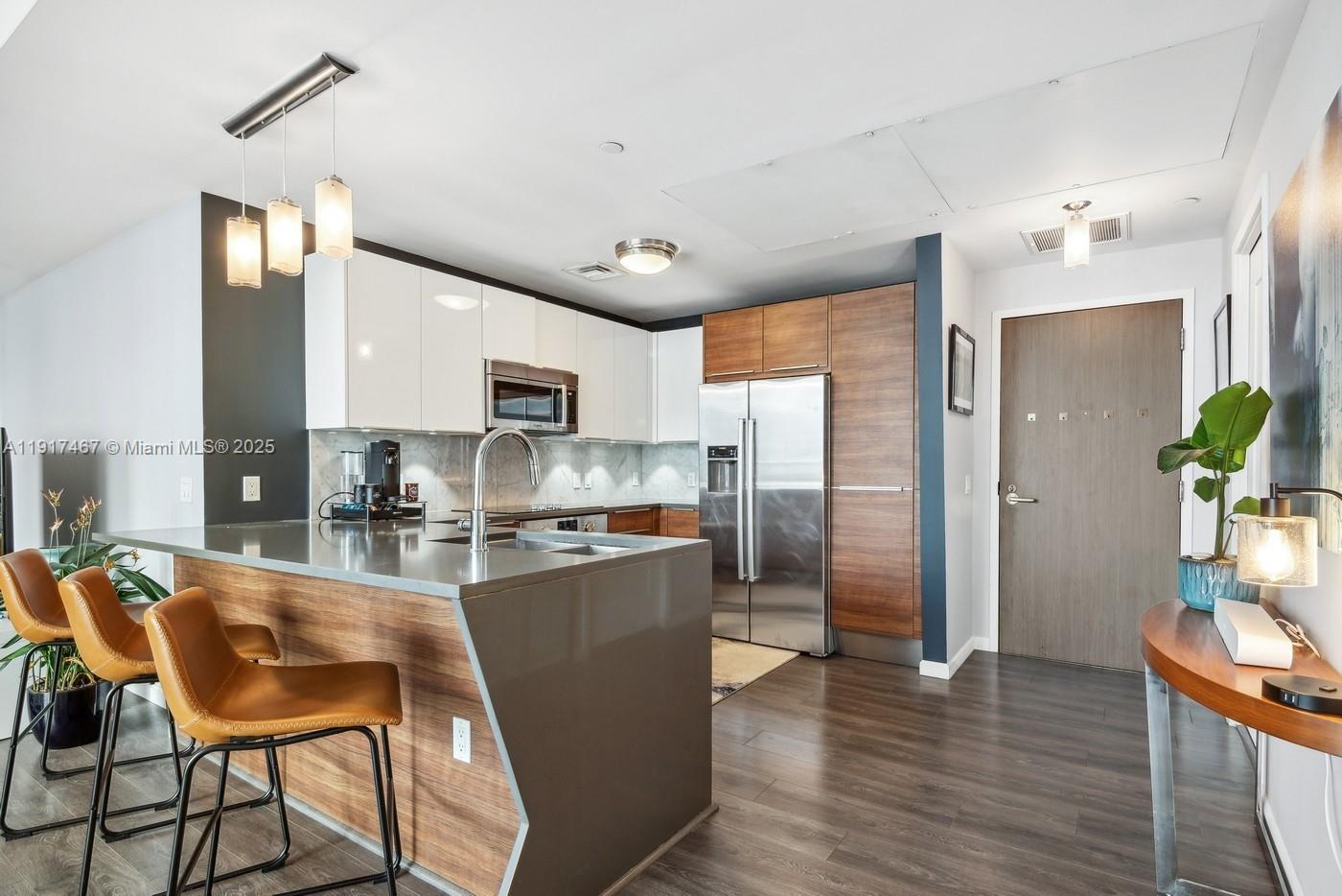 image The Crimson Condo3