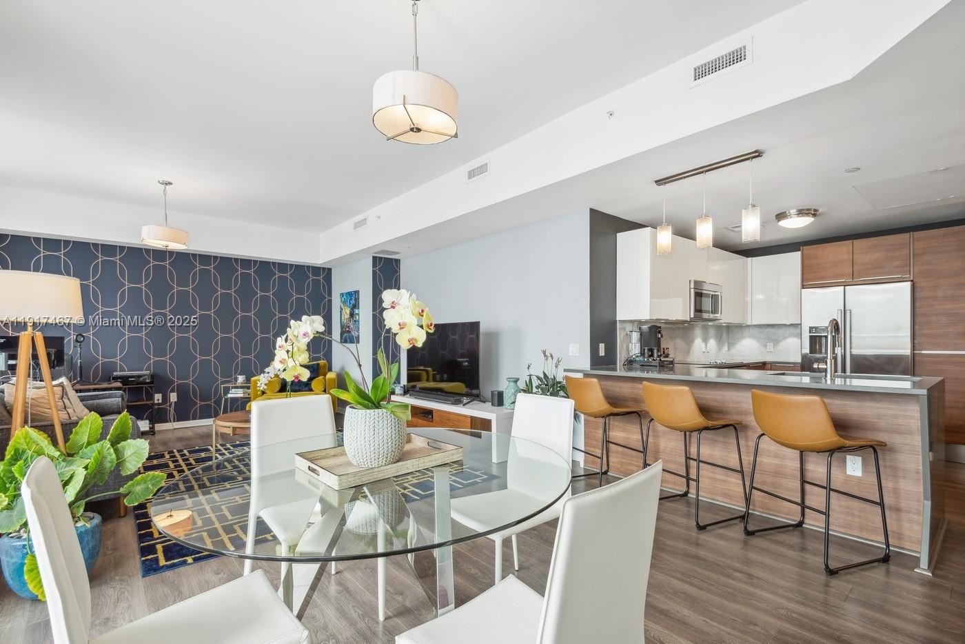 image The Crimson Condo5