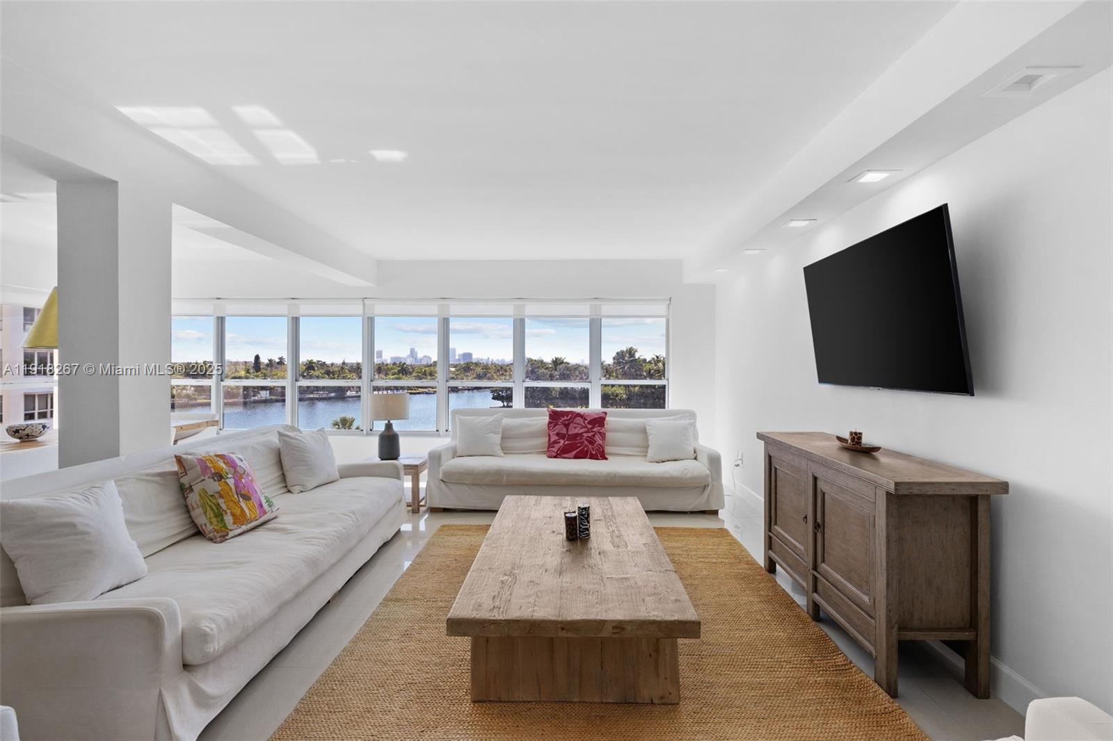 9102 W Bay Hbr Dr #5D