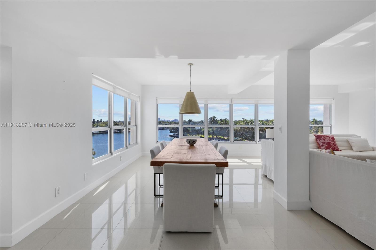 9102 W Bay Hbr Dr #5D Bay Harbor Islands, FL 33154