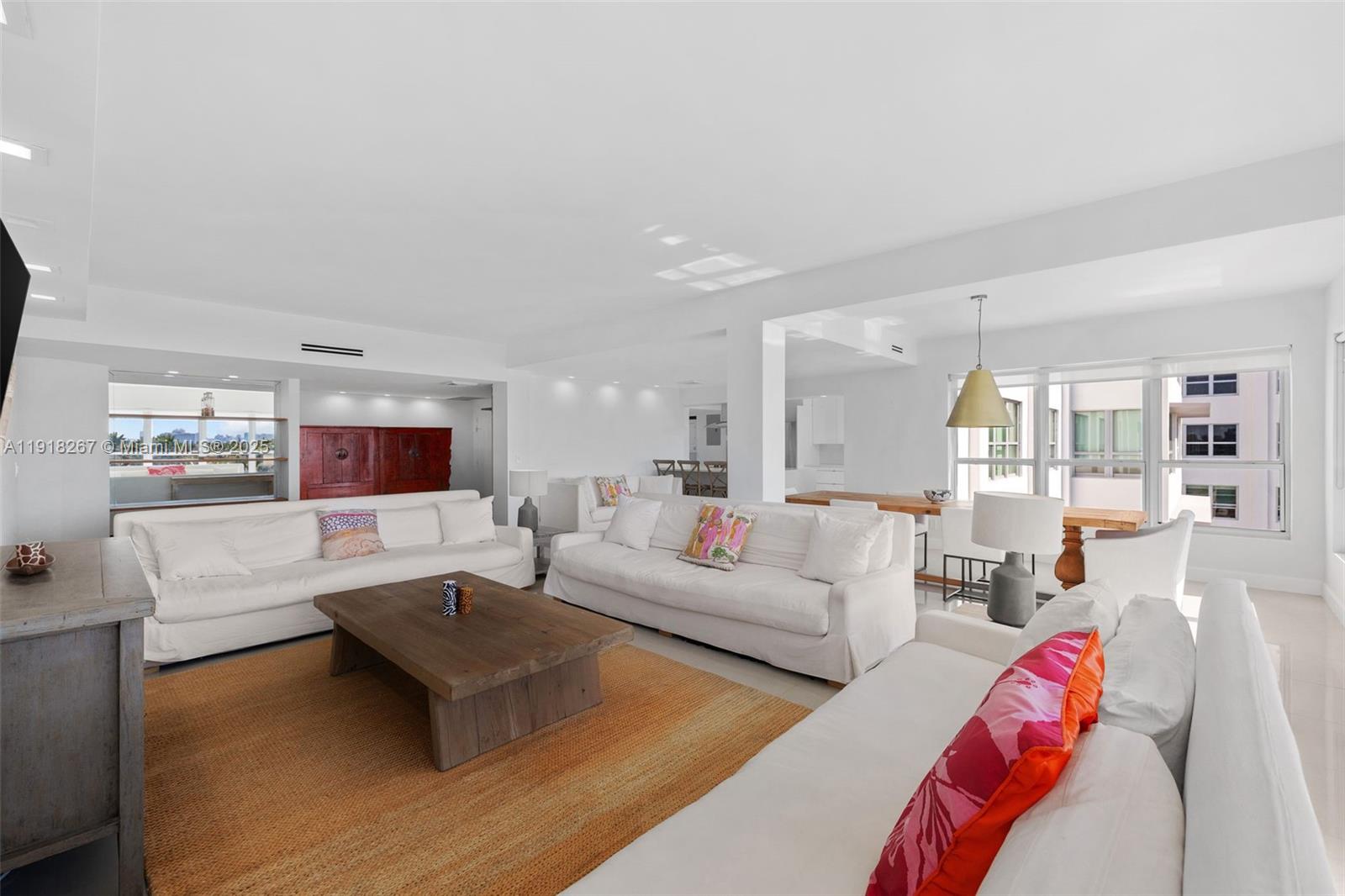 9102 W Bay Hbr Dr #5D Bay Harbor Islands, FL 33154