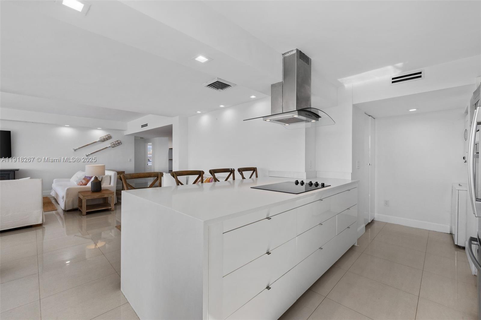 9102 W Bay Hbr Dr #5D Bay Harbor Islands, FL 33154