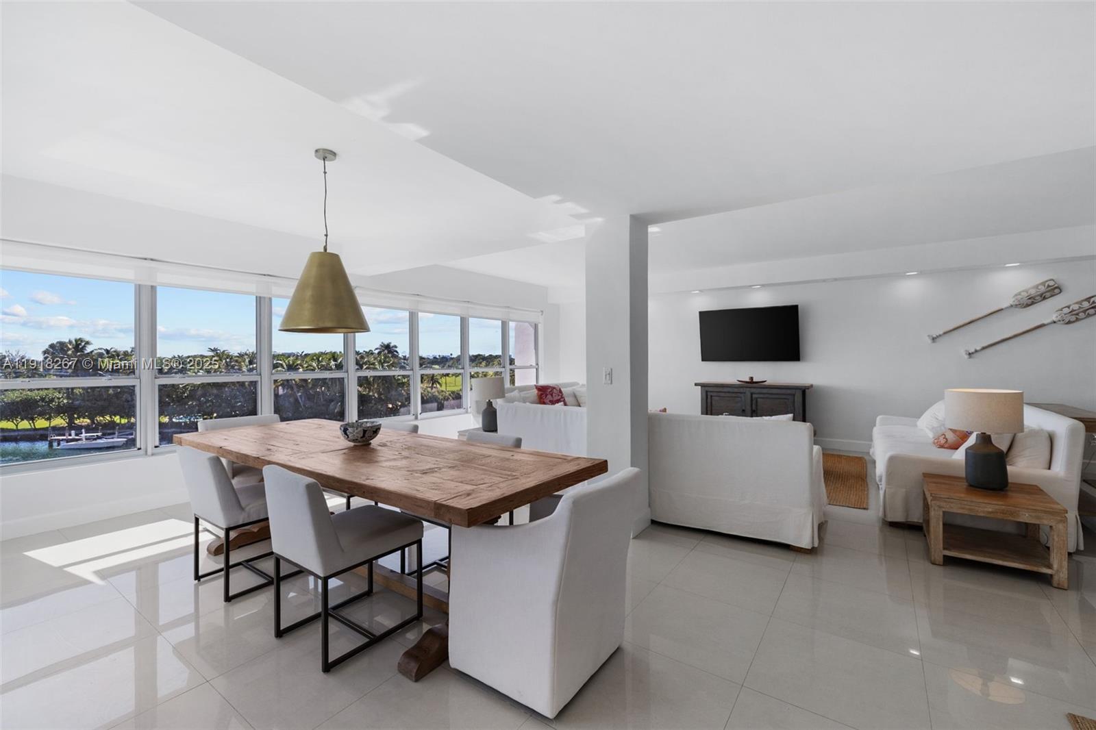 9102 W Bay Hbr Dr #5D Bay Harbor Islands, FL 33154