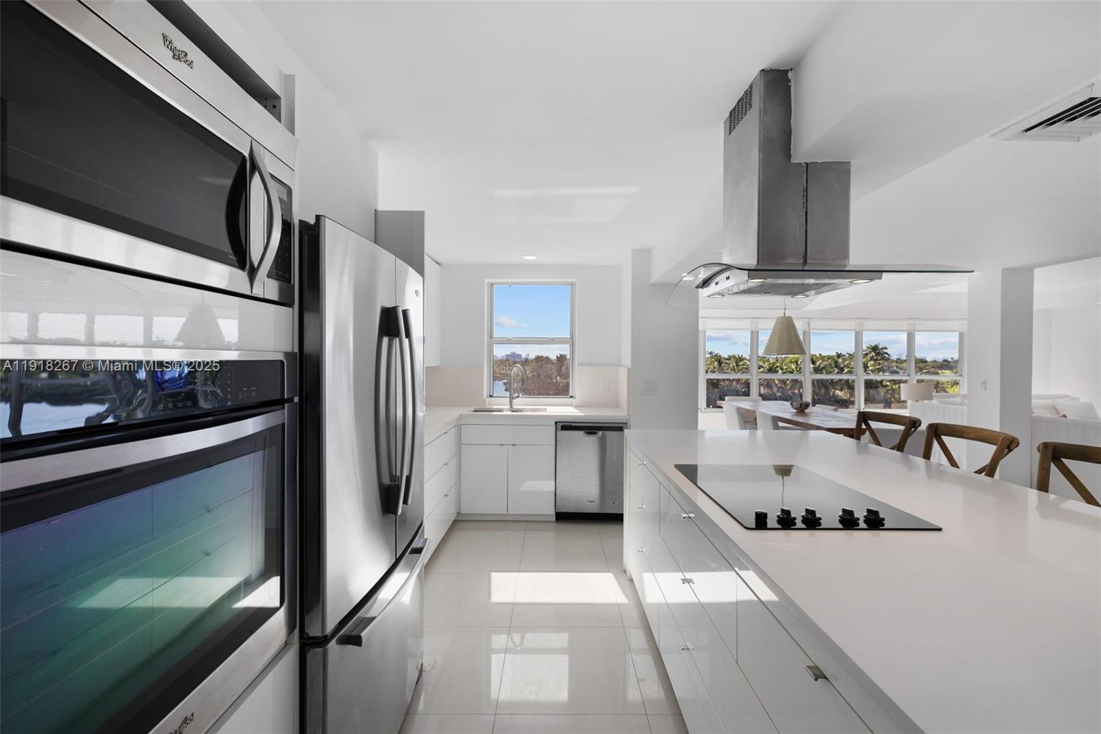 9102 W Bay Hbr Dr #5D Bay Harbor Islands, FL 33154