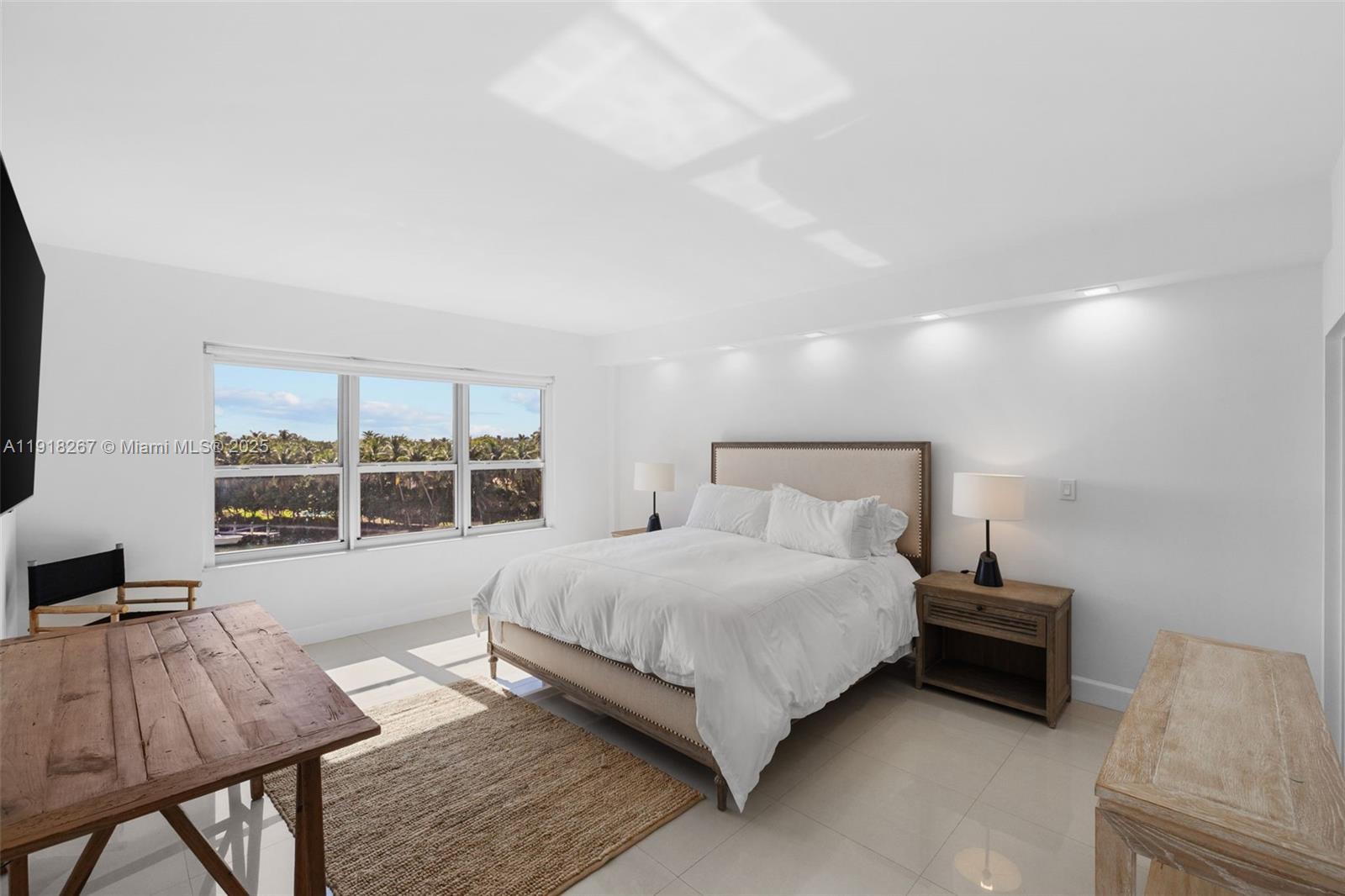 9102 W Bay Hbr Dr #5D Bay Harbor Islands, FL 33154