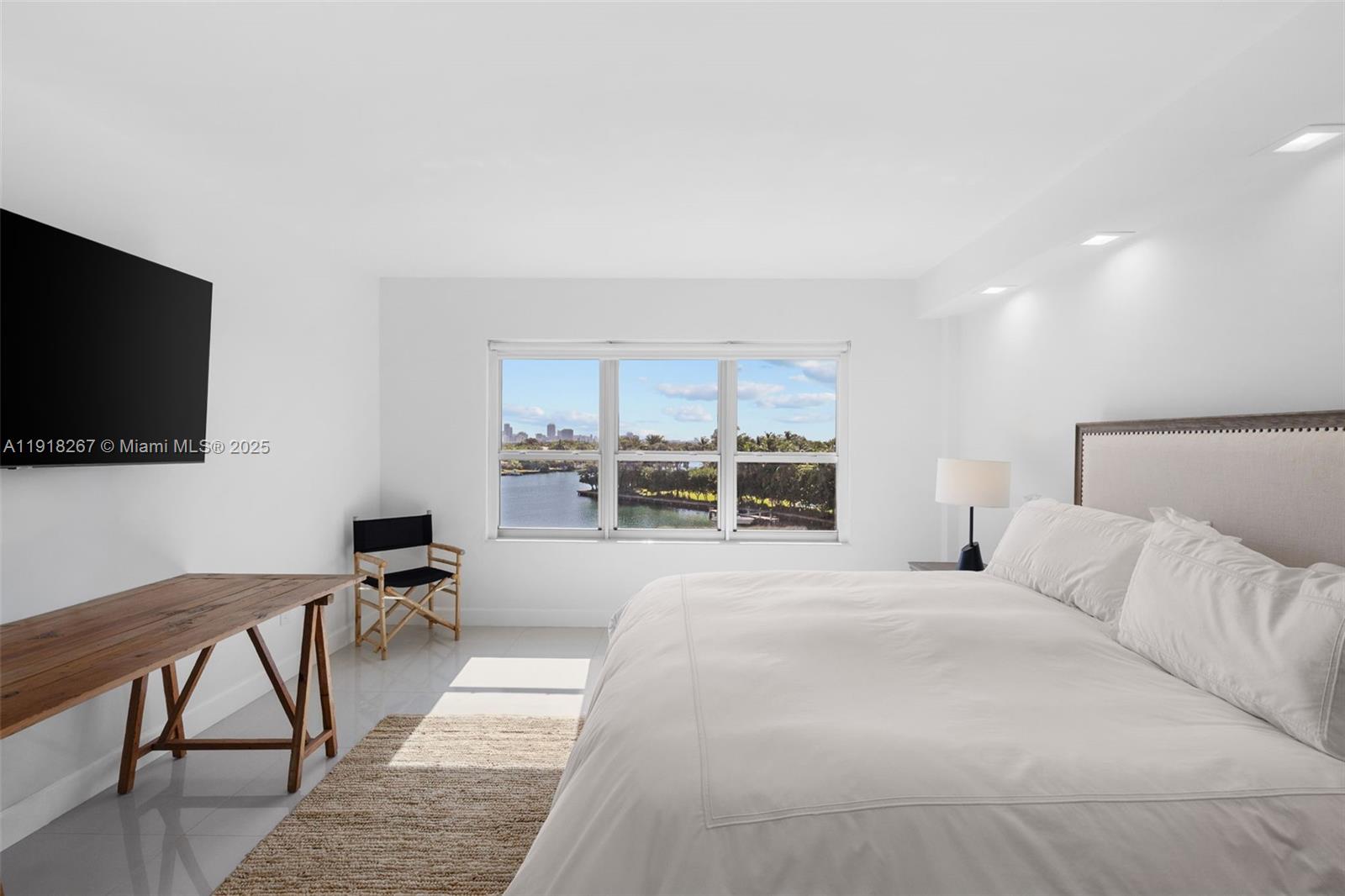 9102 W Bay Hbr Dr #5D Bay Harbor Islands, FL 33154