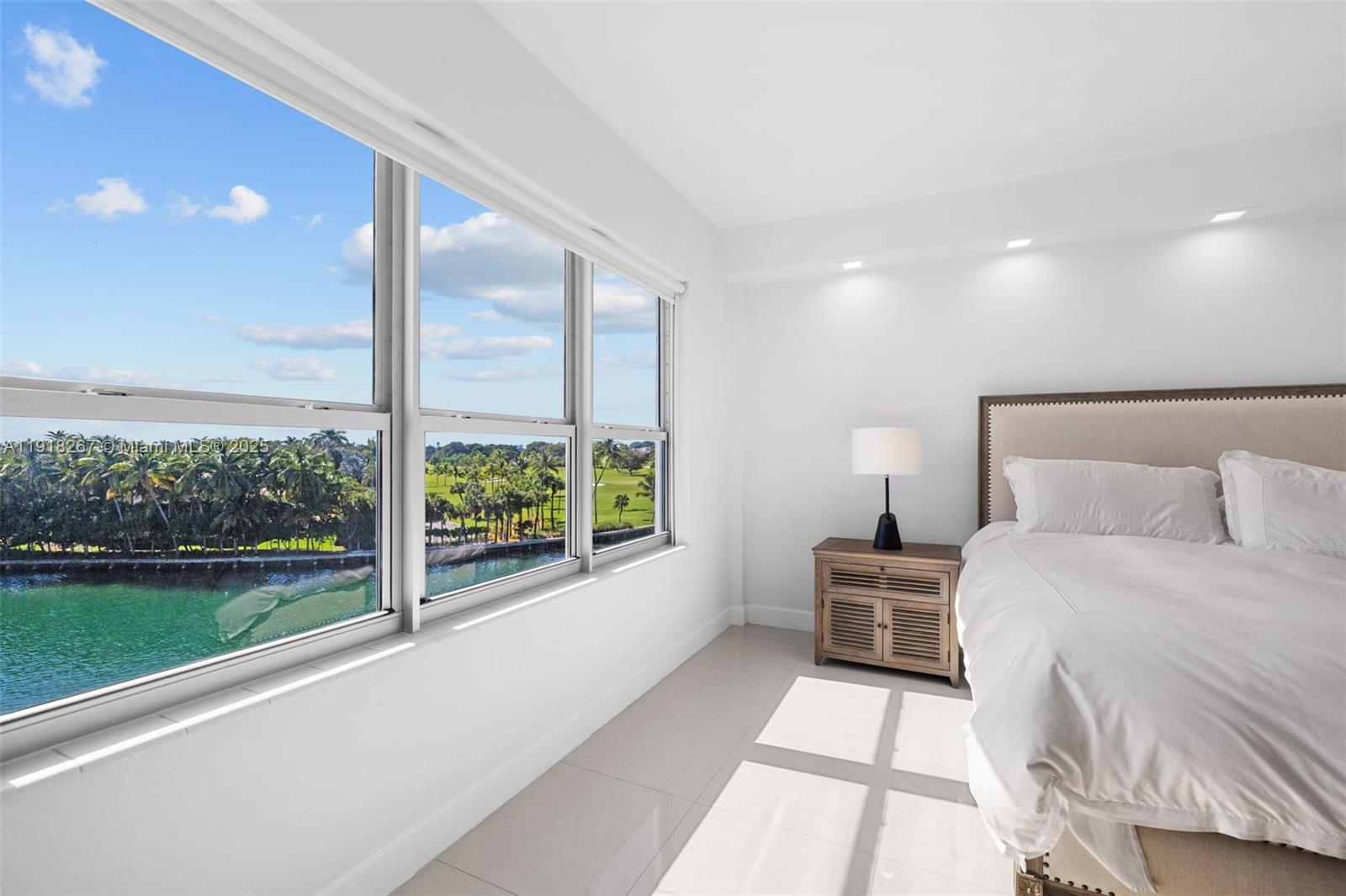 9102 W Bay Hbr Dr #5D Bay Harbor Islands, FL 33154