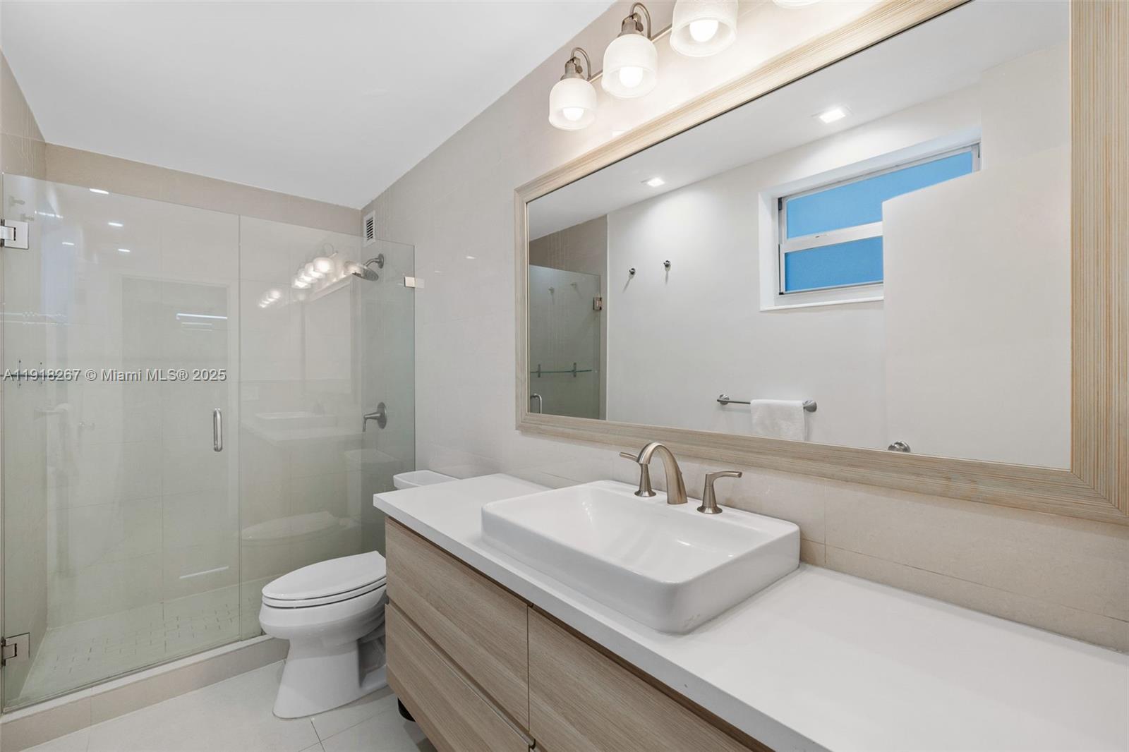 9102 W Bay Hbr Dr #5D Bay Harbor Islands, FL 33154