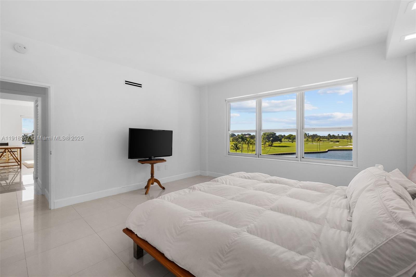 9102 W Bay Hbr Dr #5D Bay Harbor Islands, FL 33154