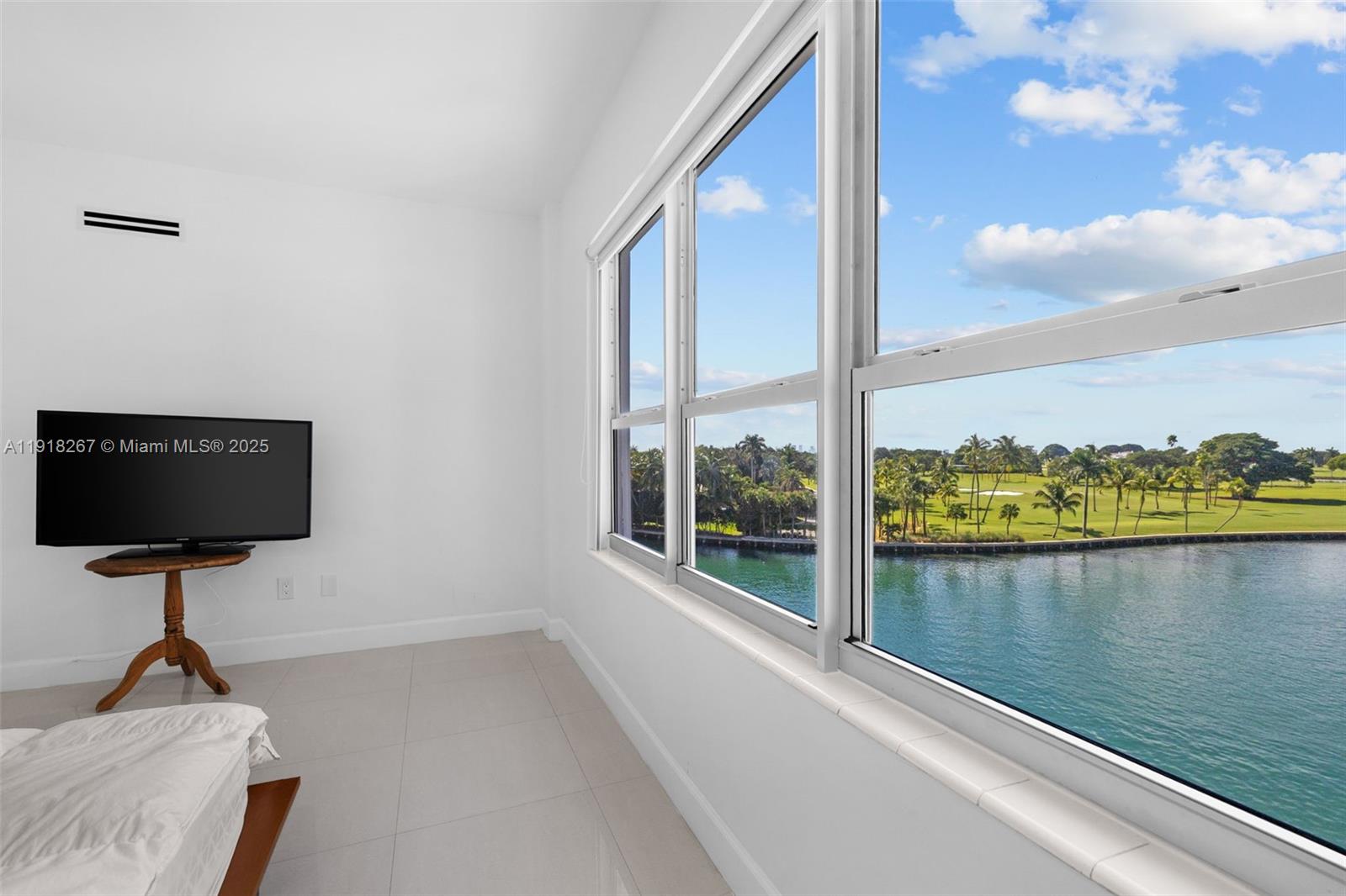 9102 W Bay Hbr Dr #5D Bay Harbor Islands, FL 33154