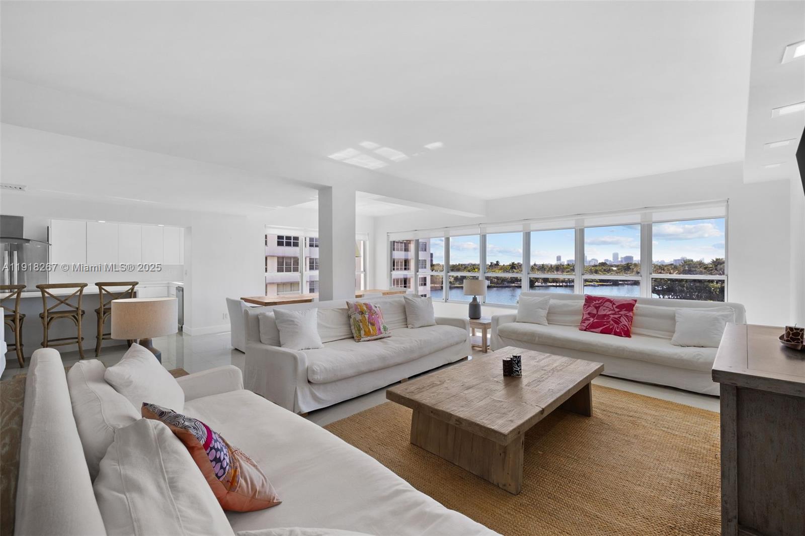 9102 W Bay Hbr Dr #5D Bay Harbor Islands, FL 33154