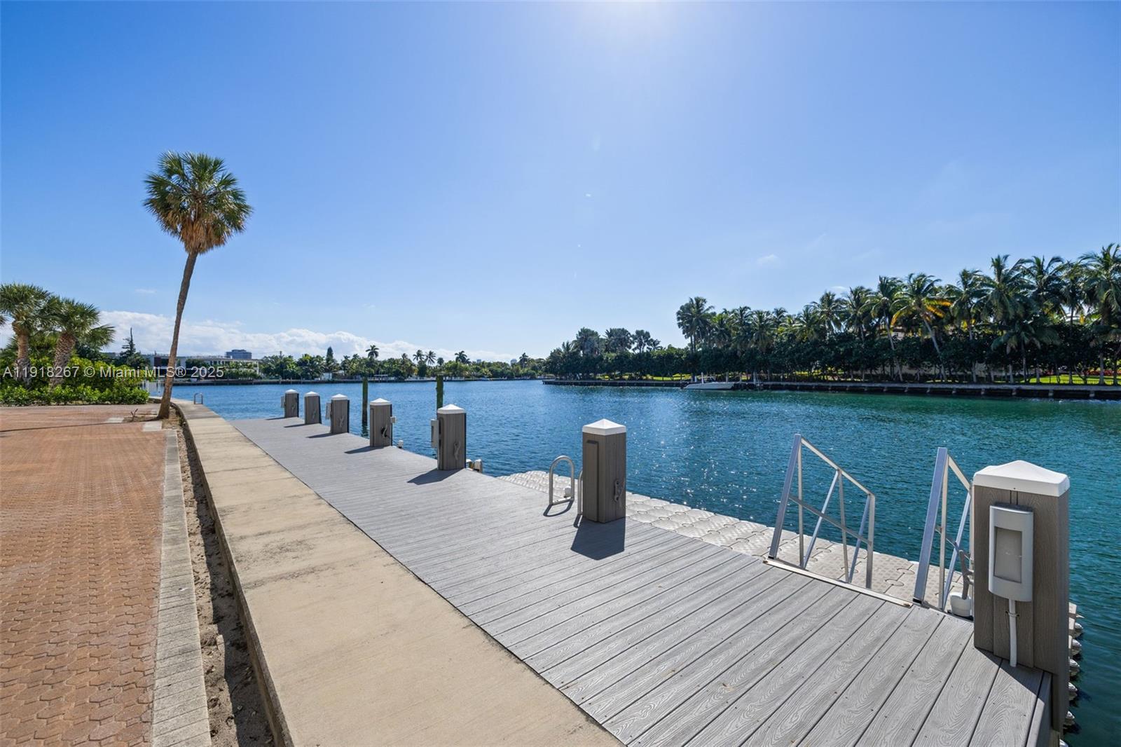 9102 W Bay Hbr Dr #5D Bay Harbor Islands, FL 33154