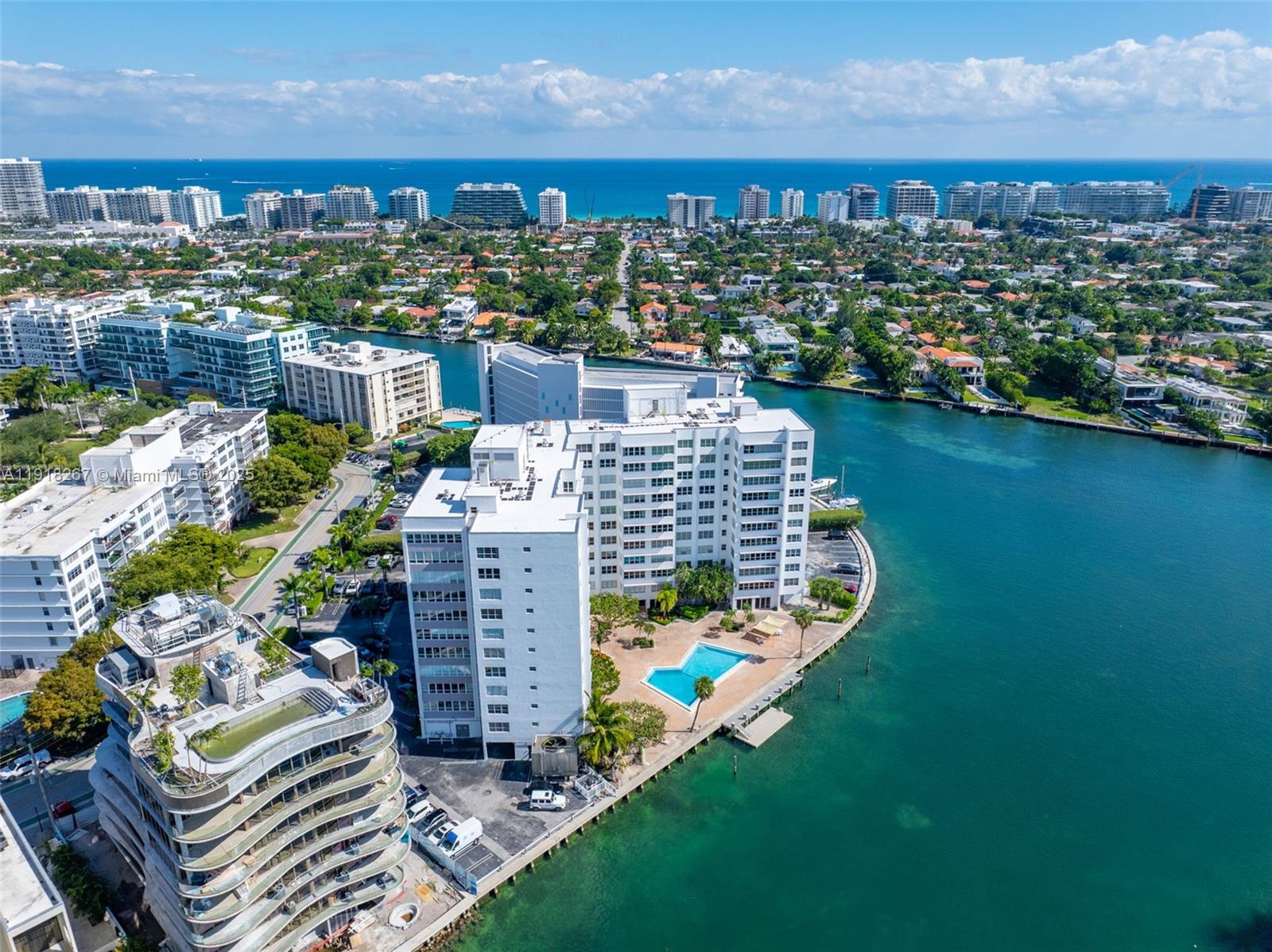 9102 W Bay Hbr Dr #5D Bay Harbor Islands, FL 33154