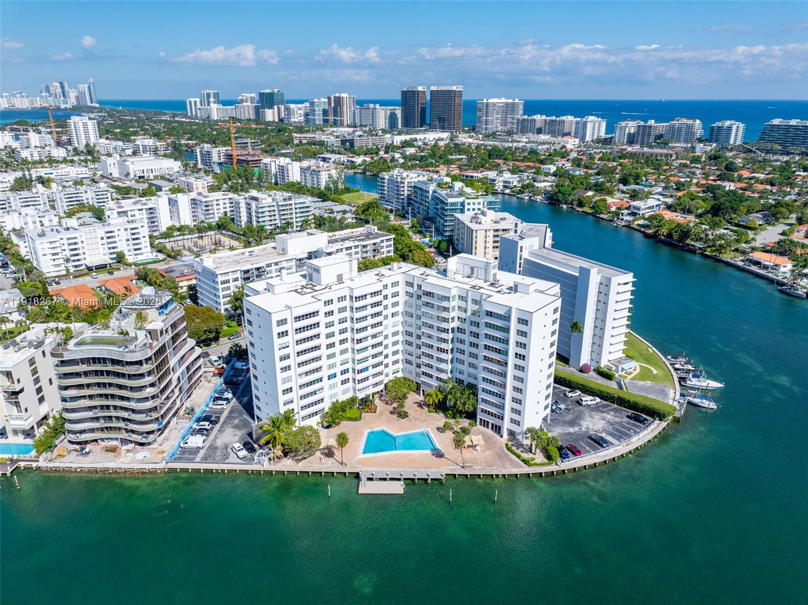 9102 W Bay Hbr Dr #5D Bay Harbor Islands, FL 33154