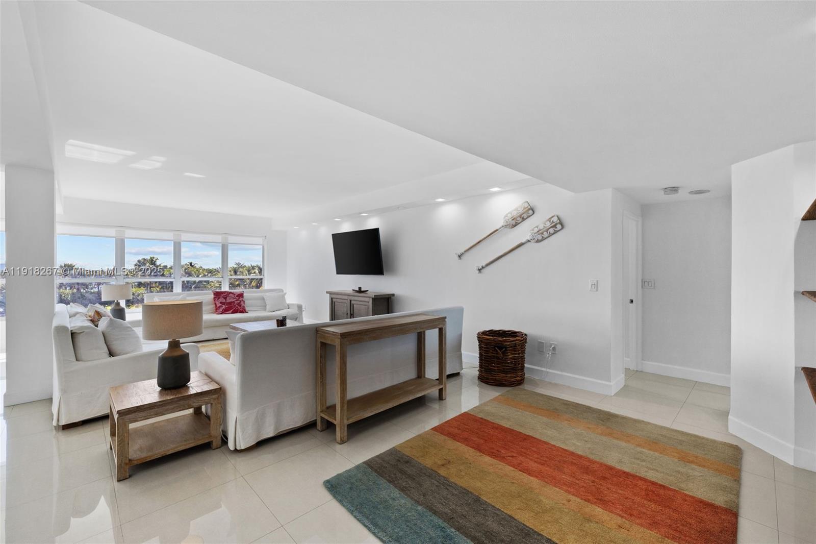 9102 W Bay Hbr Dr #5D Bay Harbor Islands, FL 33154