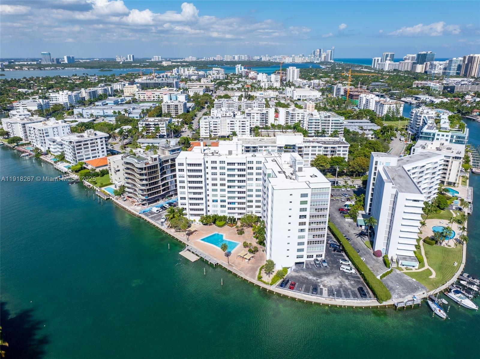 9102 W Bay Hbr Dr #5D Bay Harbor Islands, FL 33154