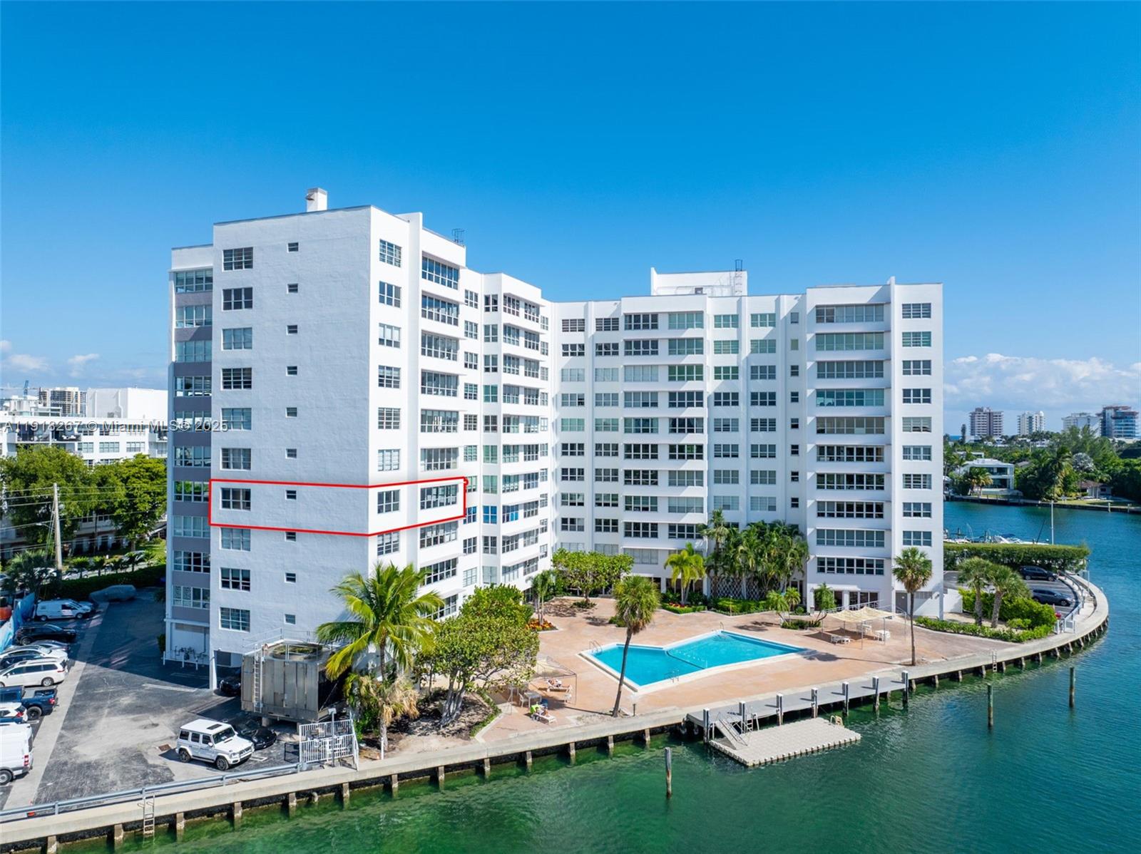 9102 W Bay Hbr Dr #5D Bay Harbor Islands, FL 33154