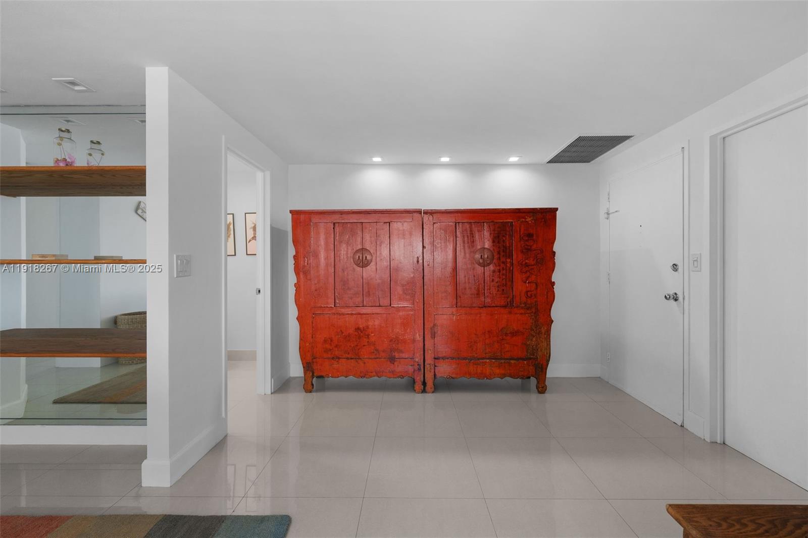 9102 W Bay Hbr Dr #5D Bay Harbor Islands, FL 33154