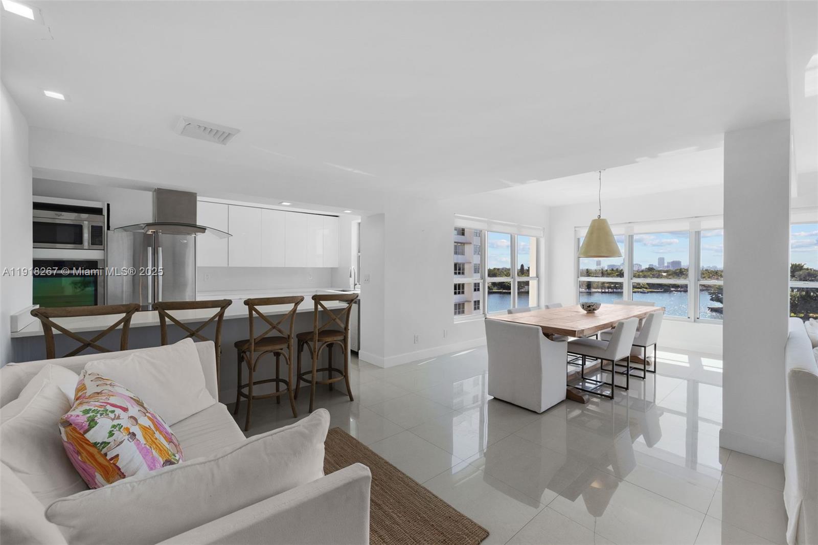 9102 W Bay Hbr Dr #5D Bay Harbor Islands, FL 33154