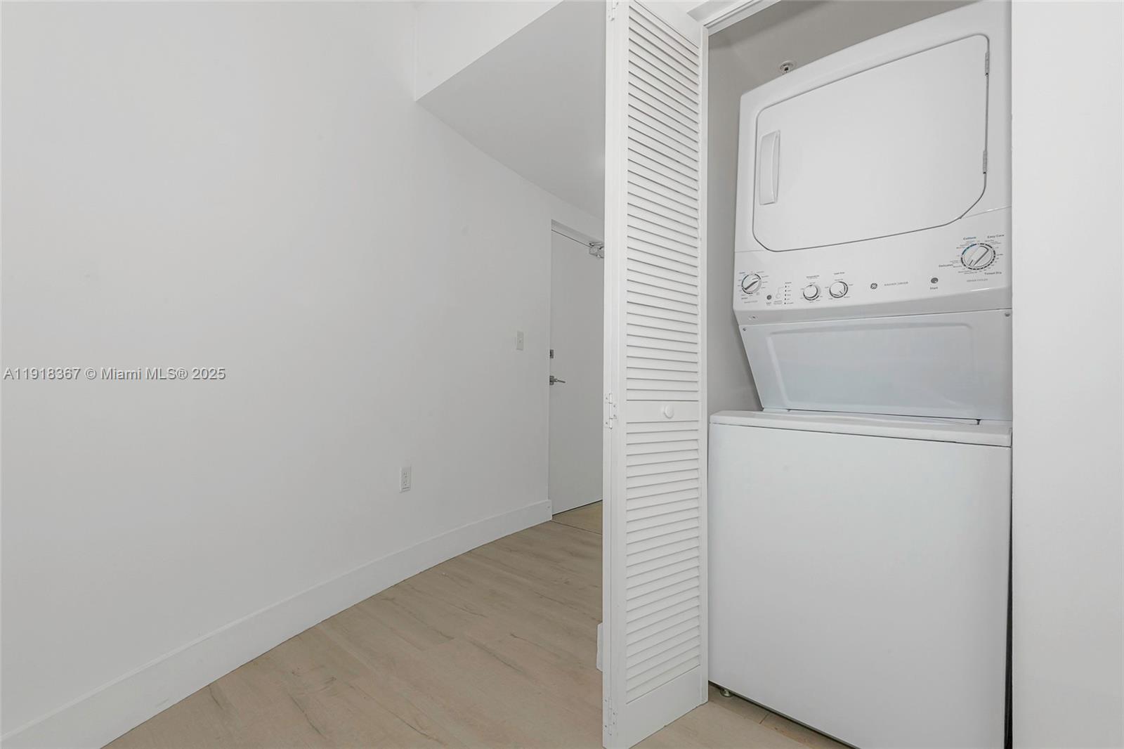 6580 Indian Crk Dr #310 Miami Beach, FL 33141