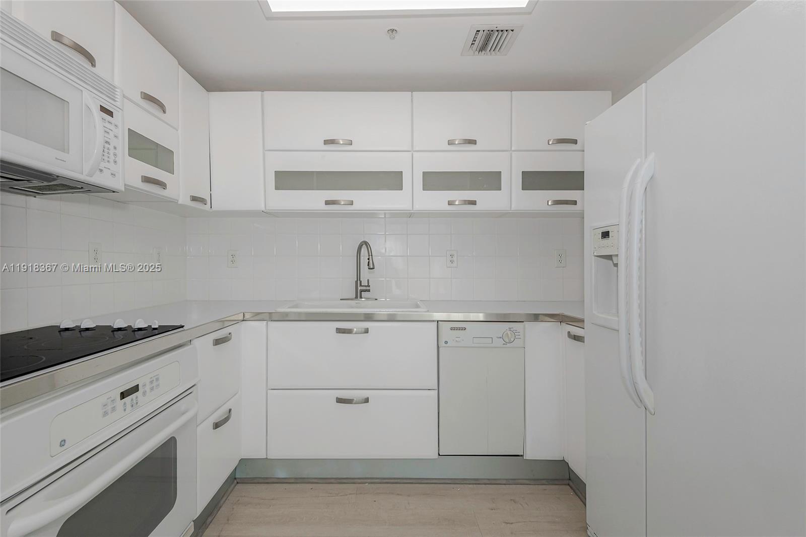 6580 Indian Crk Dr #310 Miami Beach, FL 33141