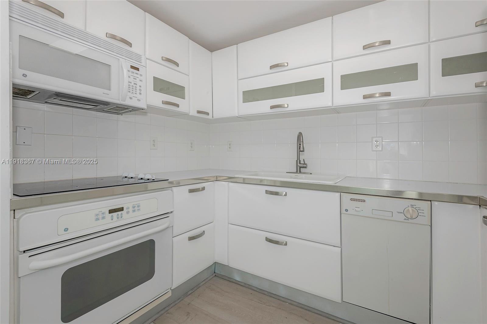 6580 Indian Crk Dr #310 Miami Beach, FL 33141