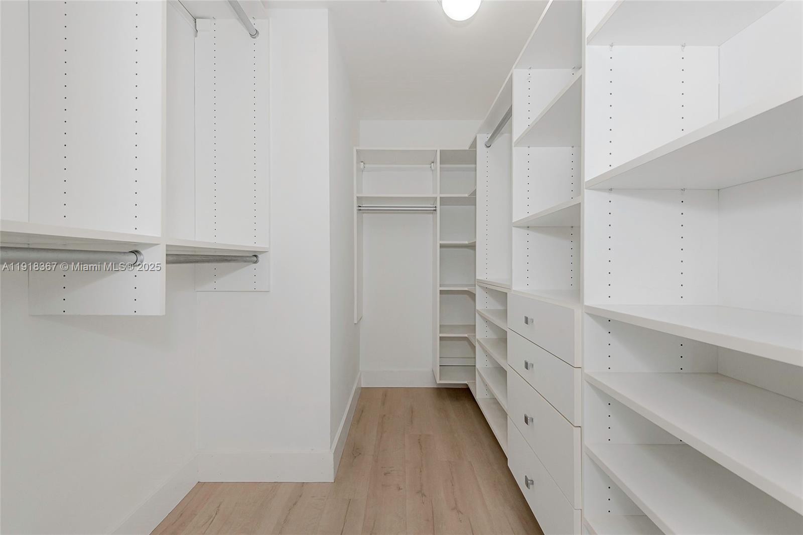 6580 Indian Crk Dr #310 Miami Beach, FL 33141