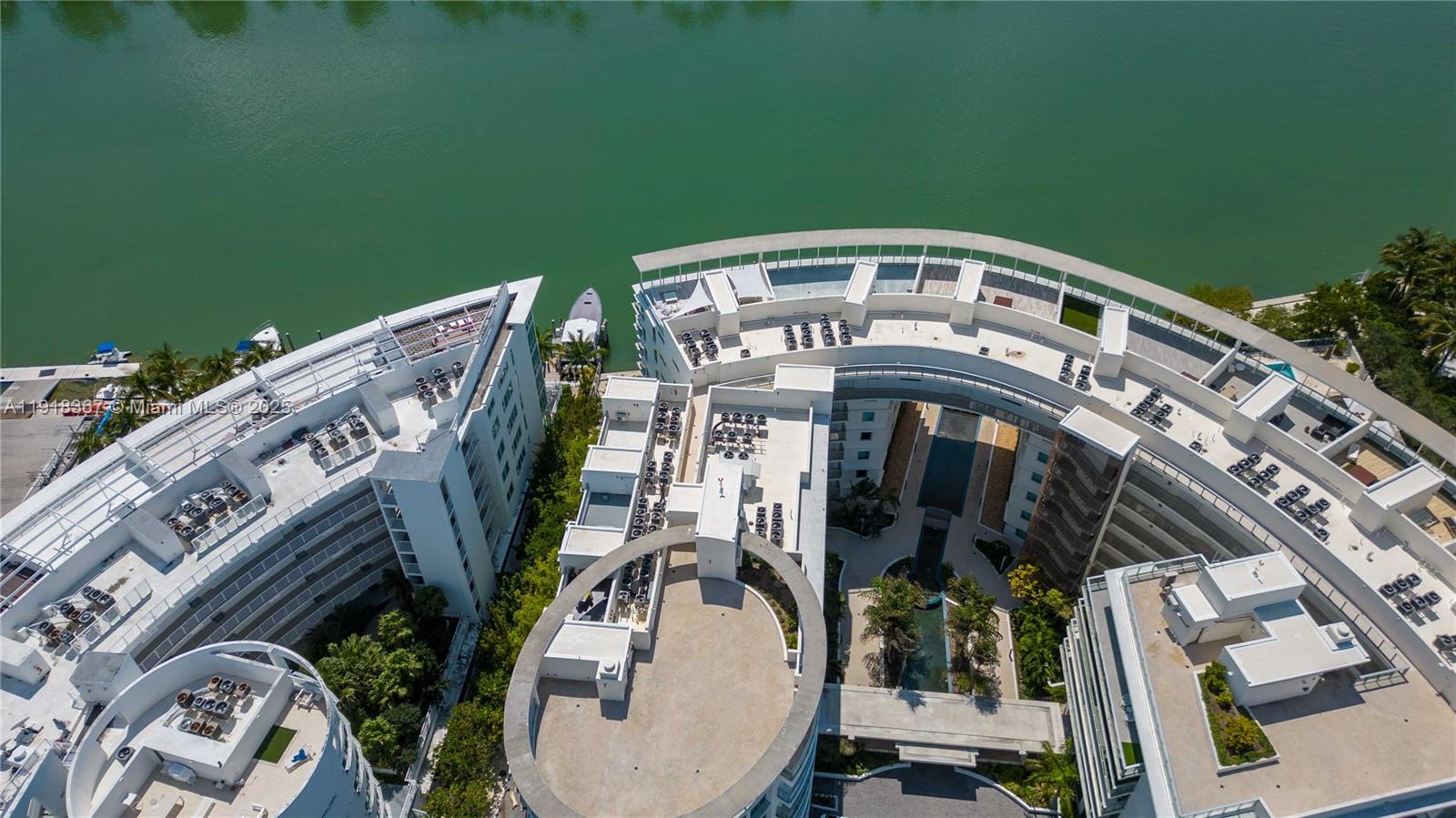 6580 Indian Crk Dr #310 Miami Beach, FL 33141