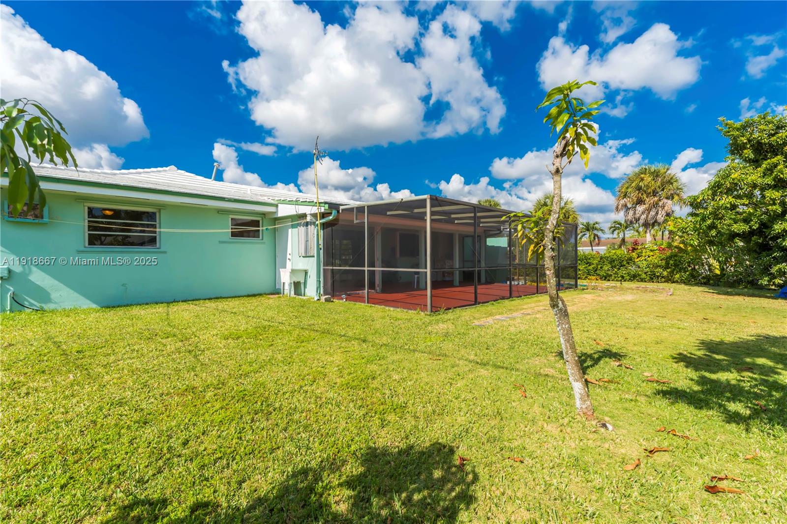 16001 SW 98th Ave Miami, FL 33157