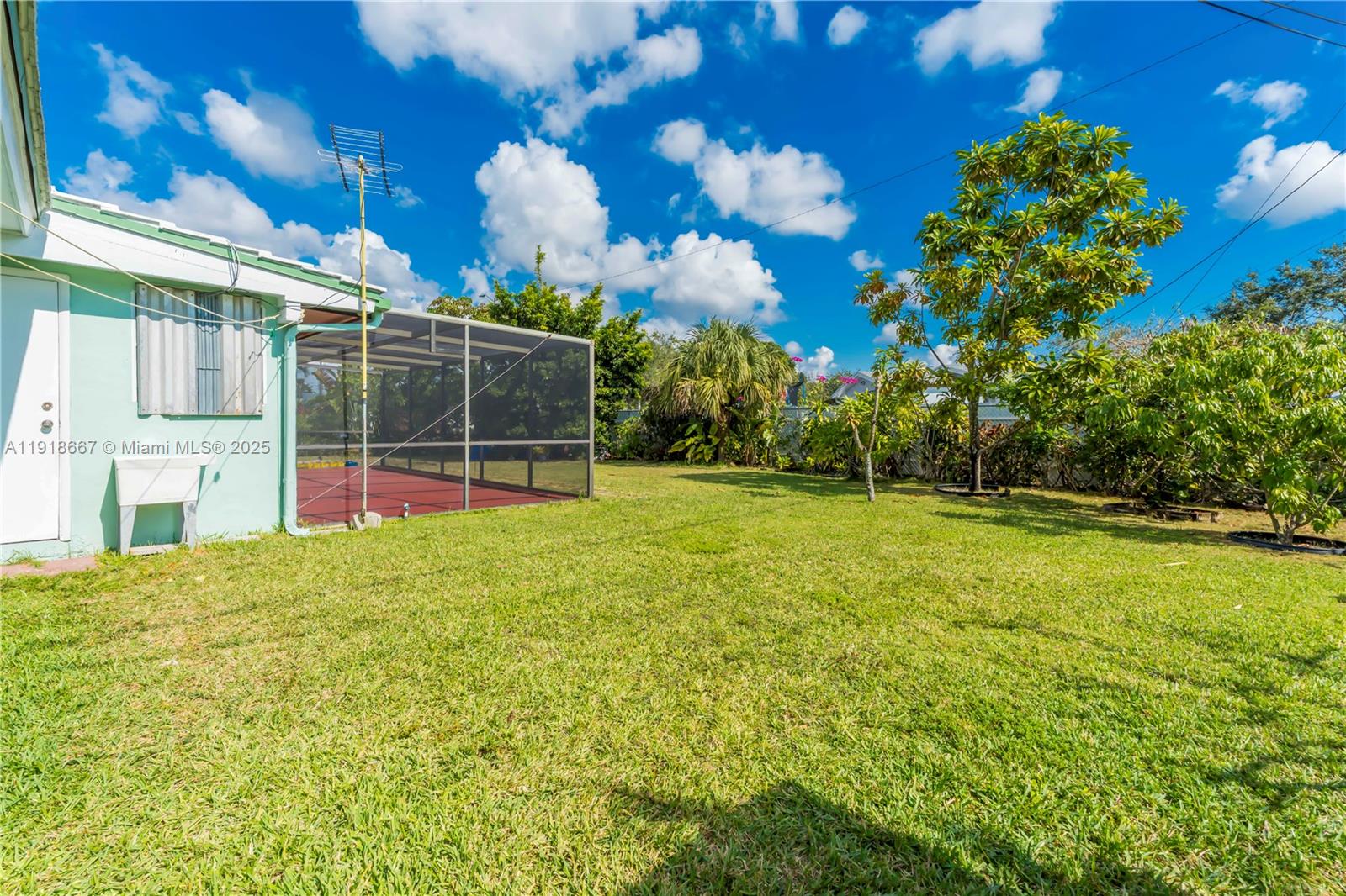 16001 SW 98th Ave Miami, FL 33157