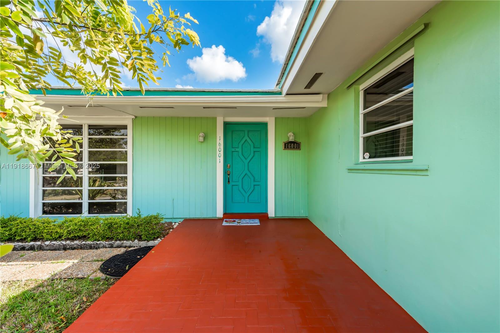 16001 SW 98th Ave Miami, FL 33157