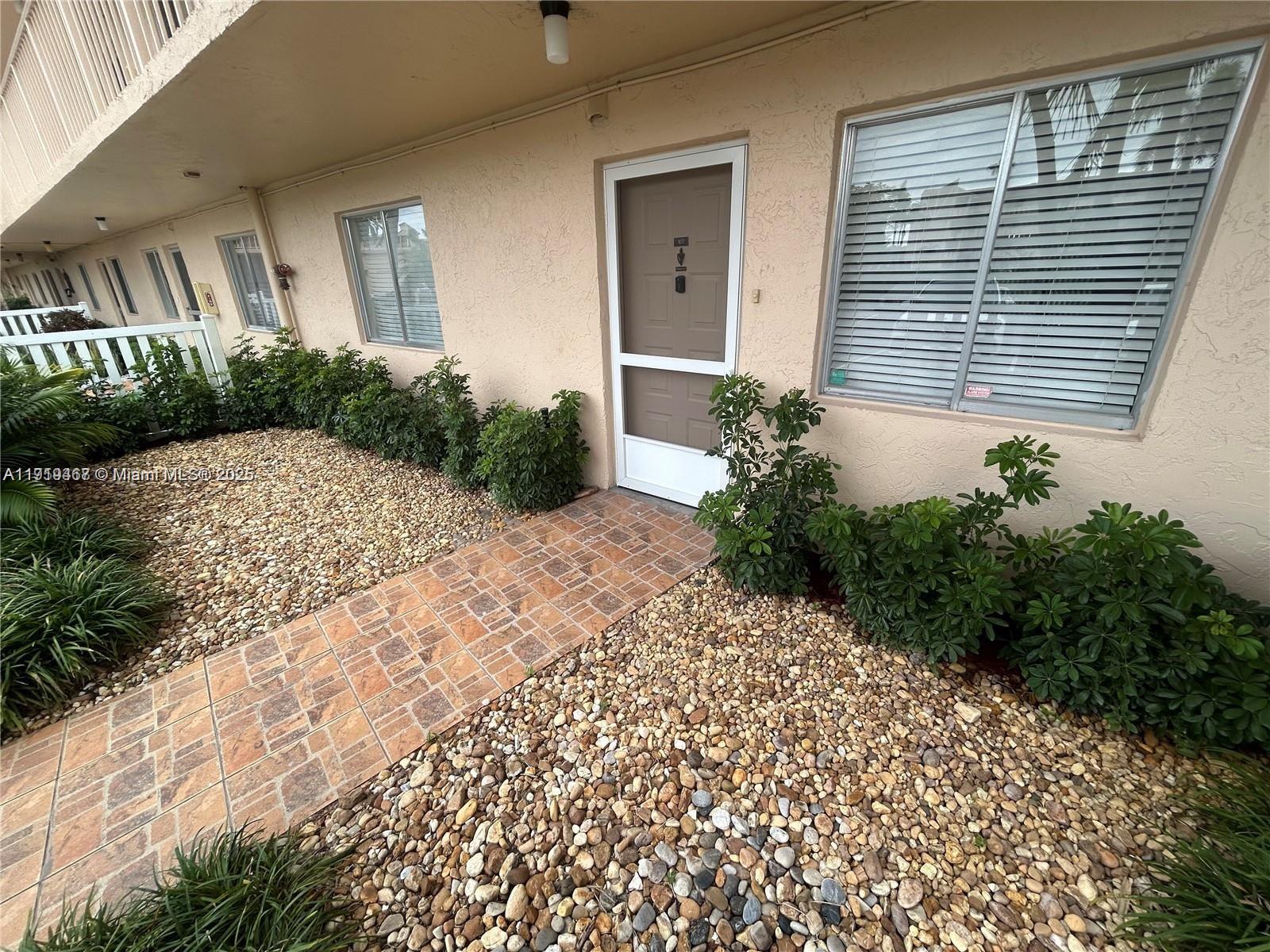 6935 Huntington Ln #107 Delray Beach, FL 33446