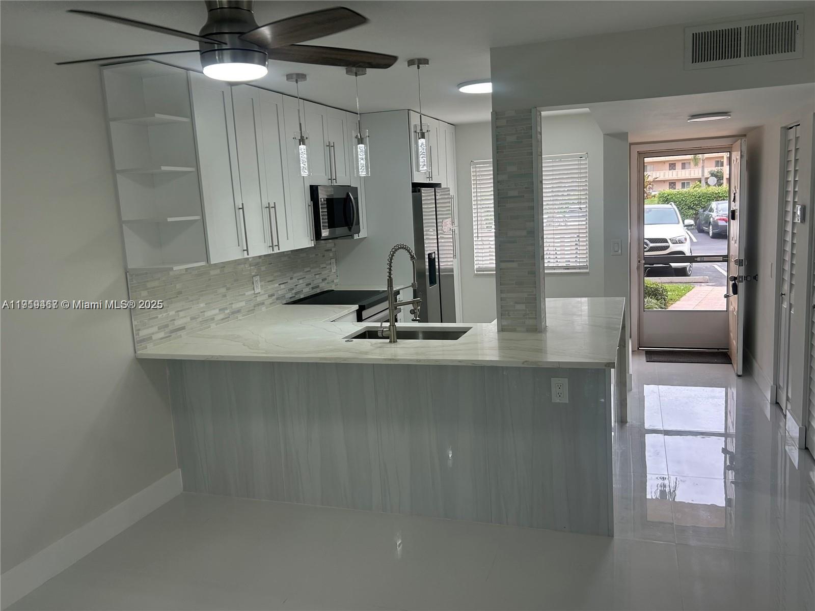 6935 Huntington Ln #107 Delray Beach, FL 33446