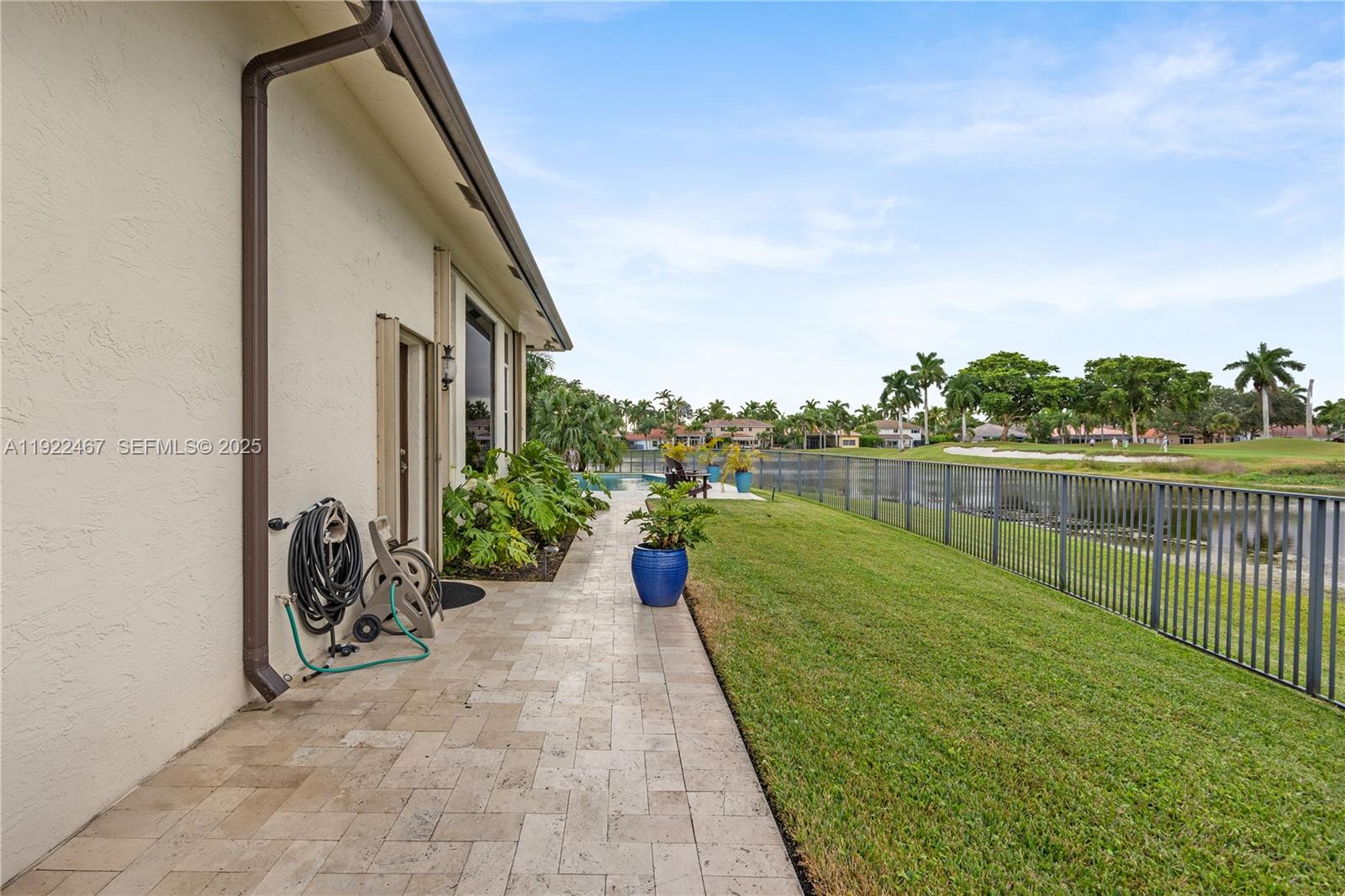 2589 Mayfair Ln Weston, FL 33327