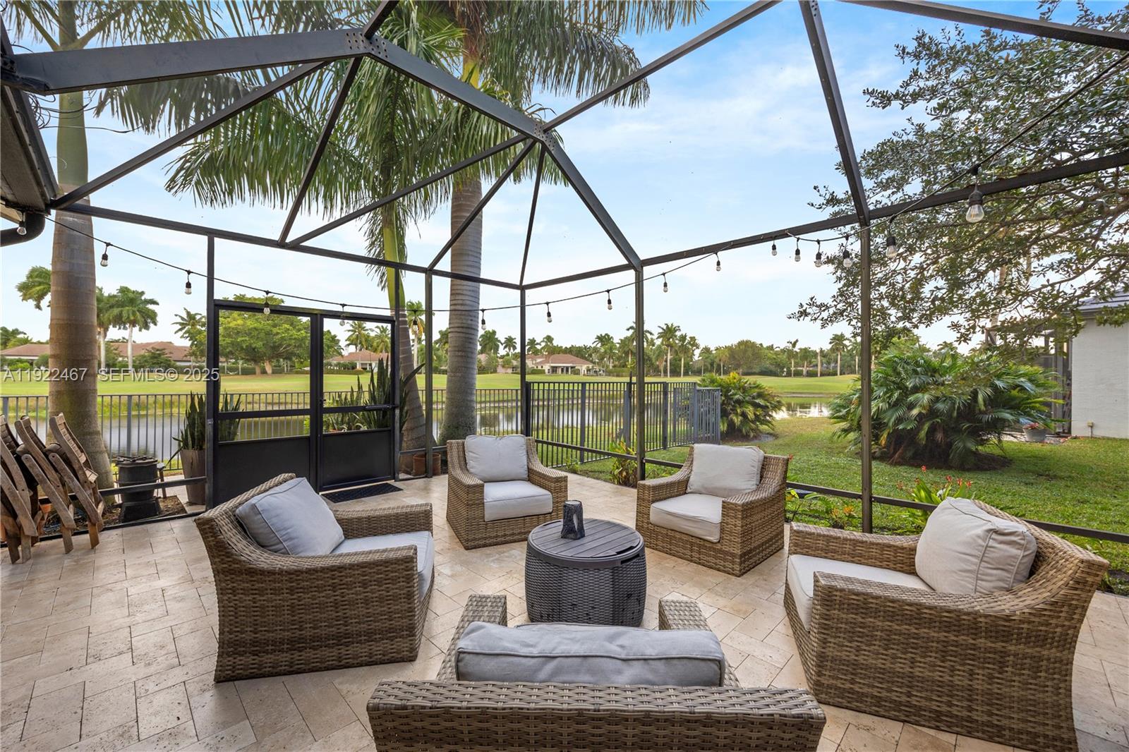 2589 Mayfair Ln Weston, FL 33327