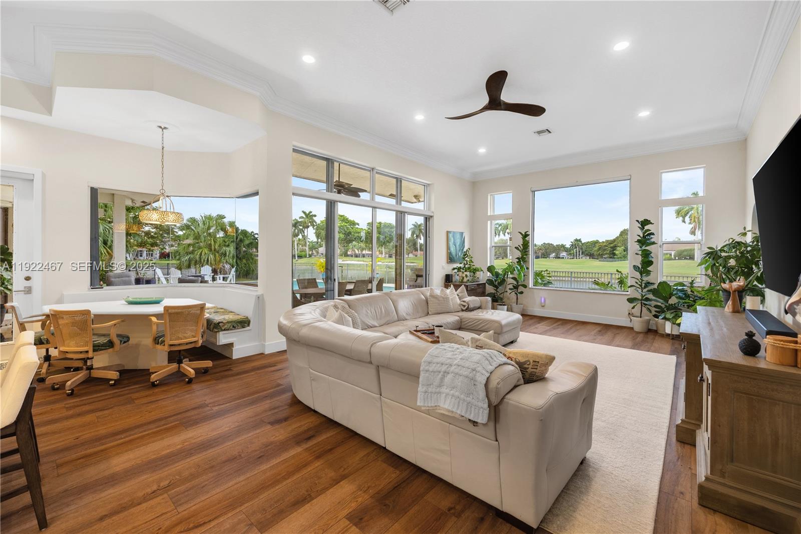 2589 Mayfair Ln Weston, FL 33327