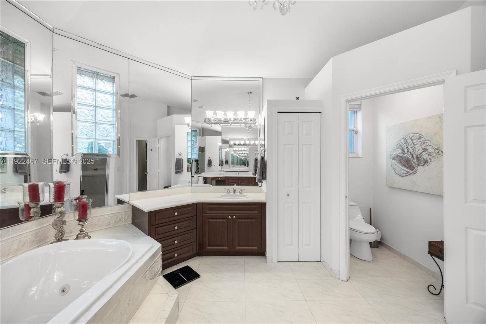 2589 Mayfair Ln Weston, FL 33327