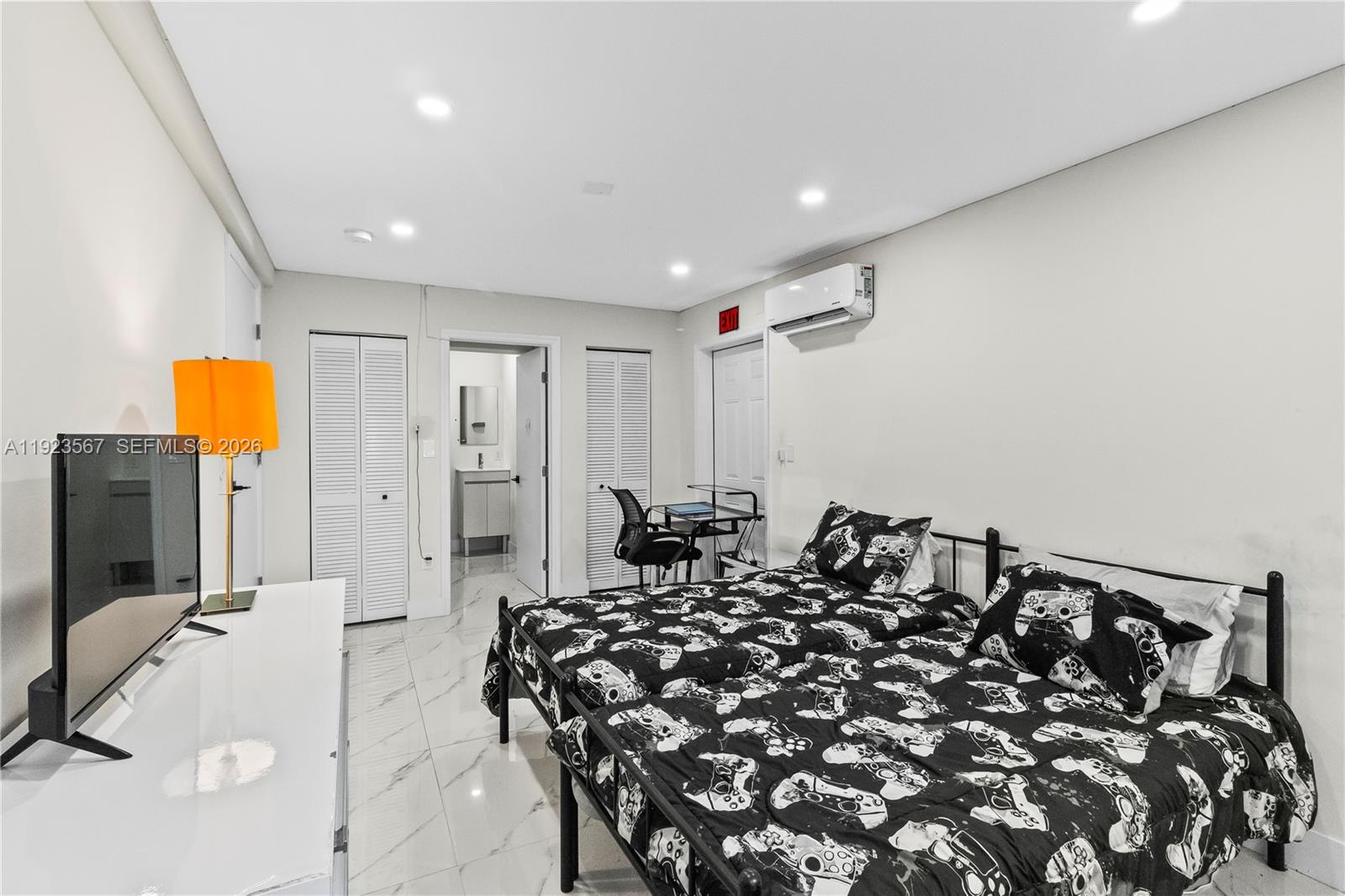 12424 NE 1st Ave North Miami, FL 33161