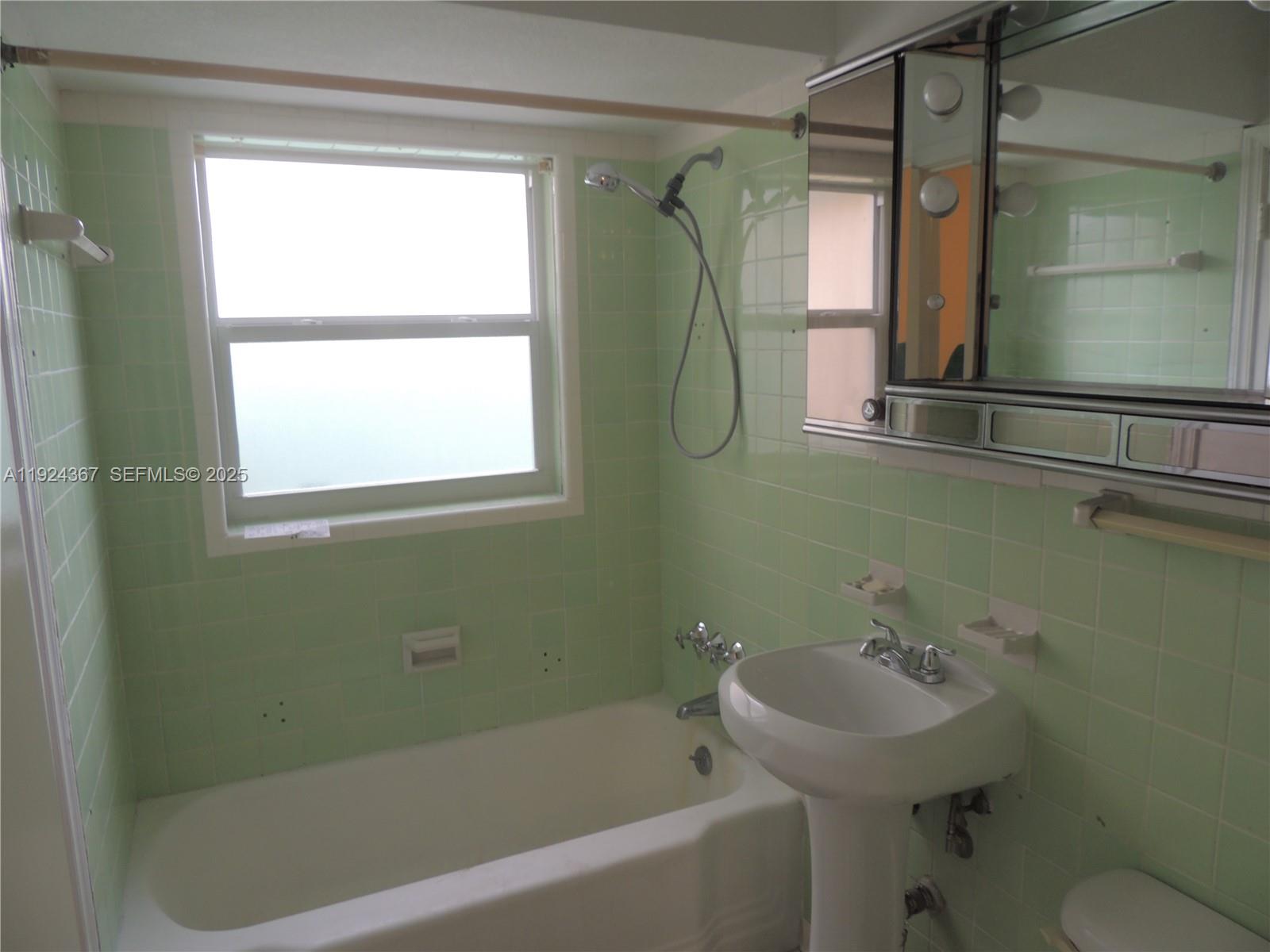 2243 Calais Dr #2 Miami Beach, FL 33141