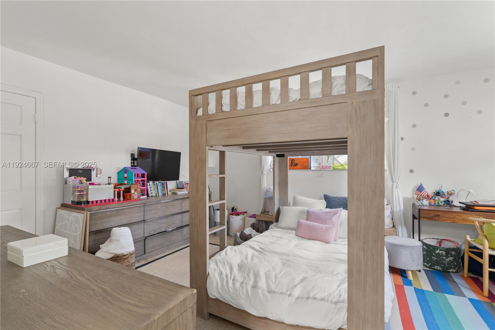 555 Crandon Blvd #21 Key Biscayne, FL 33149